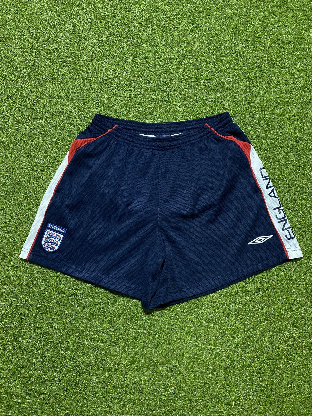 Umbro Vintage 90s Umbro England shorts streetwear football size L Size US 34 / EU 50 - 1 Thumbnail