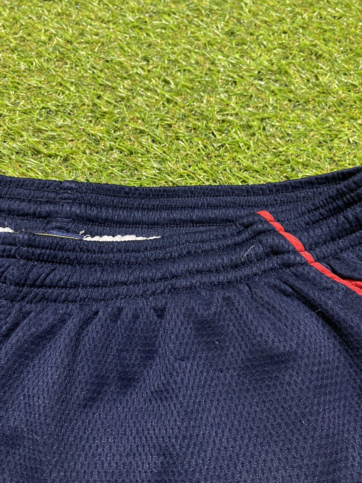 Umbro Vintage 90s Umbro England shorts streetwear football size L Size US 34 / EU 50 - 3 Thumbnail