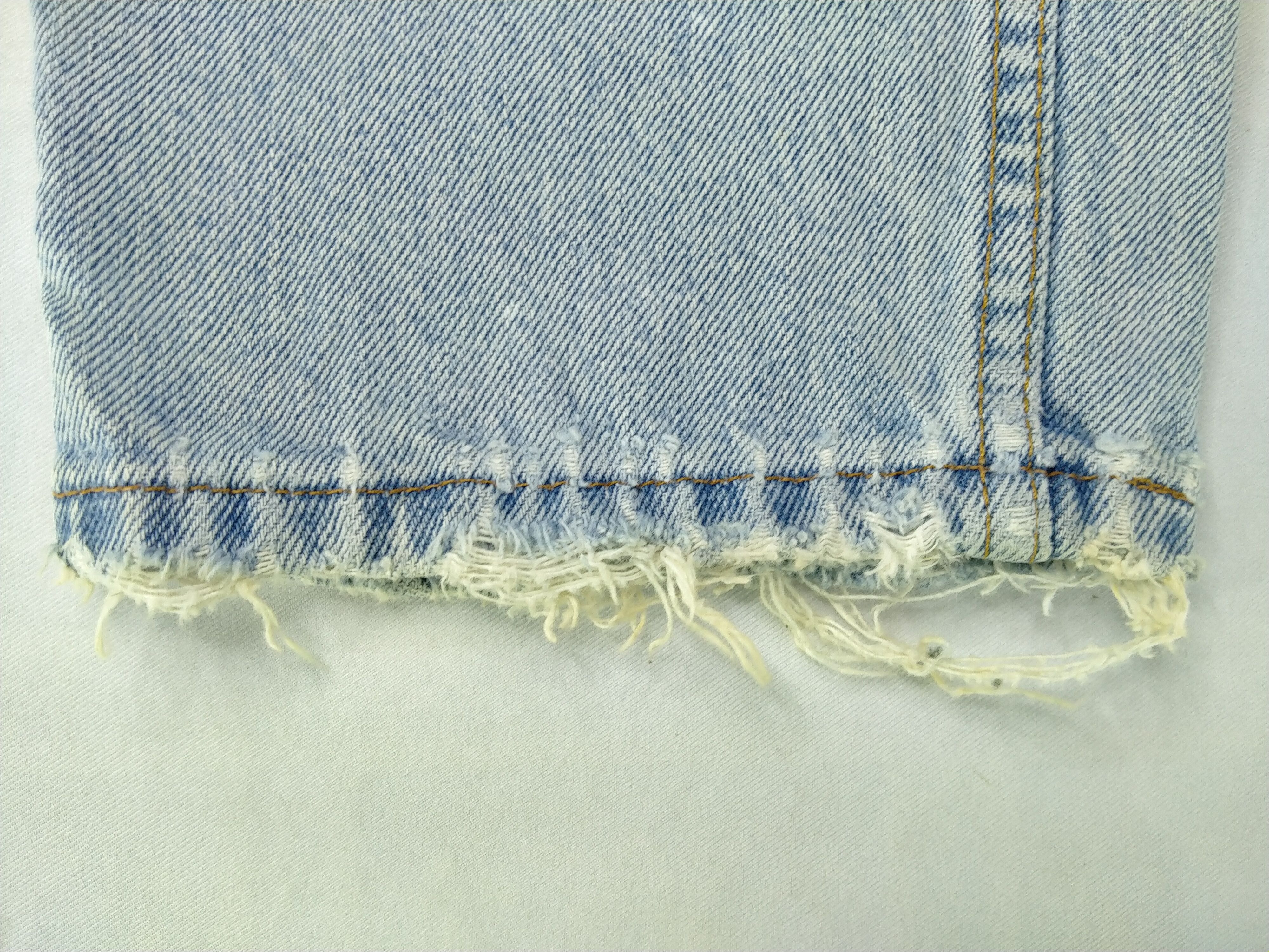 Levi's Light Wash Vintage Levi's 550 Denim 31x29 -JN164 Size US 31 - 24 Thumbnail