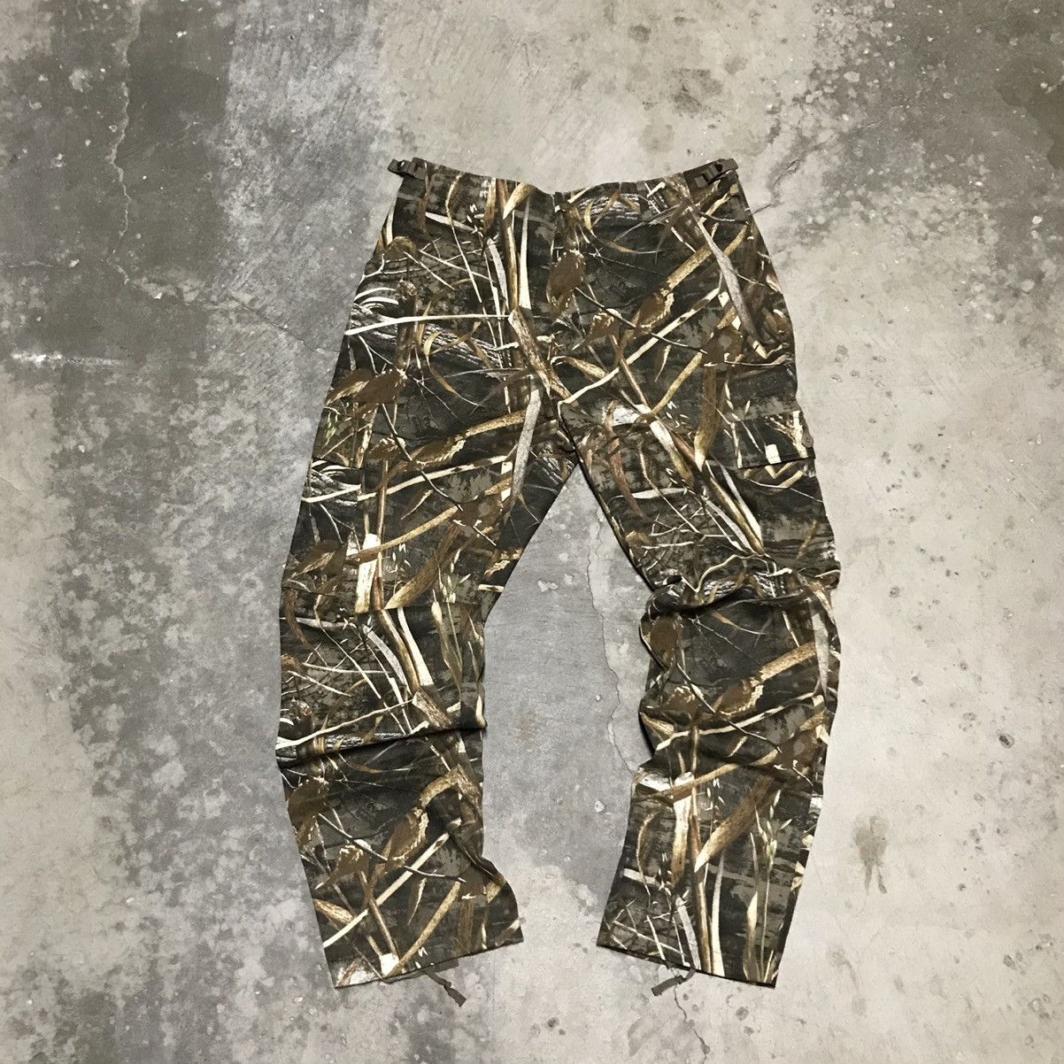 Cabelas × Vintage Vintage Realtree Camo Cargo Pants Size US 36 / EU 52 - 1 Thumbnail