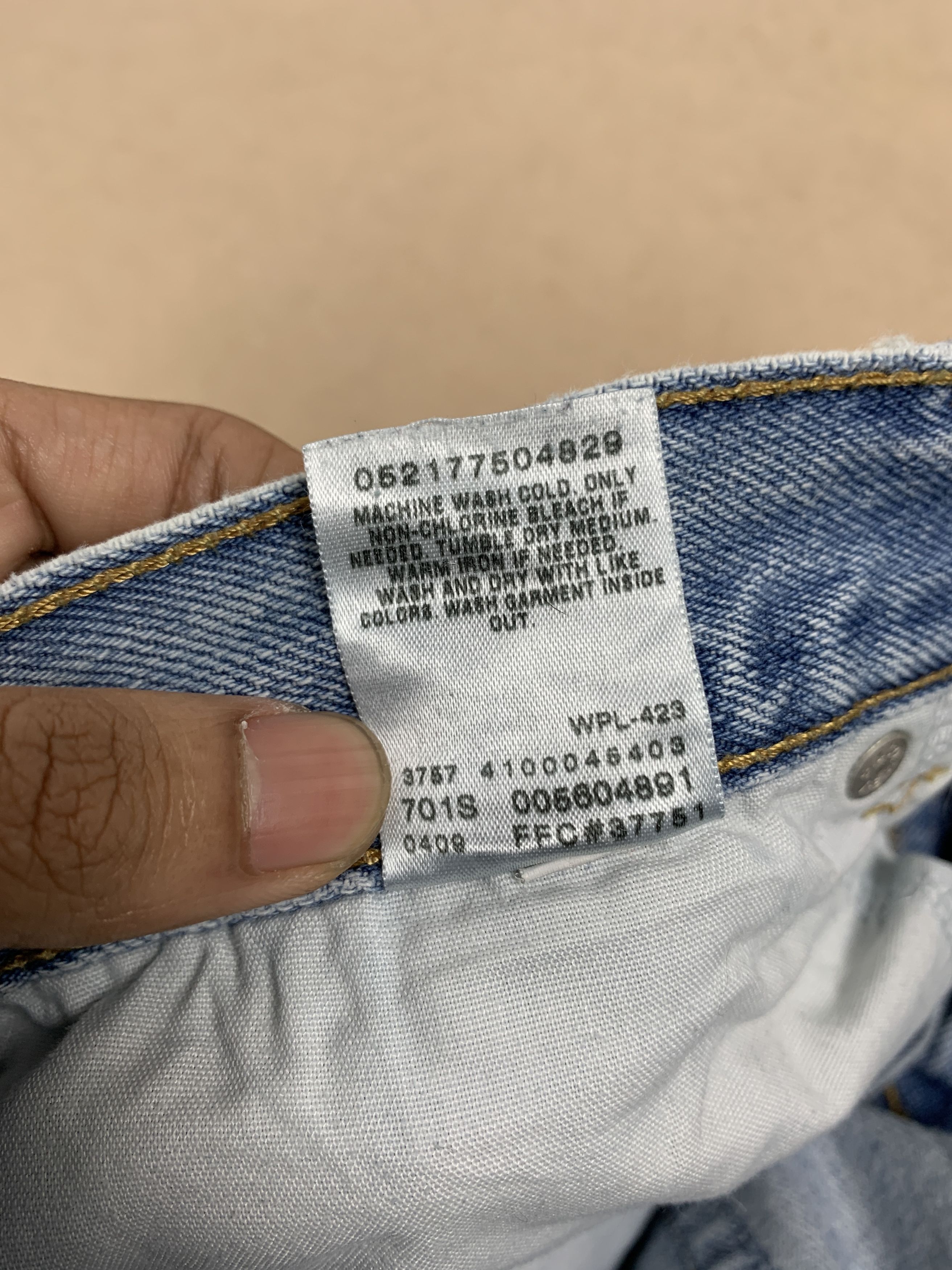 Levi's Vintage LEVI'S 560 Straight Cut Light Wash Jeans Size US 36 / EU 52 - 13 Thumbnail