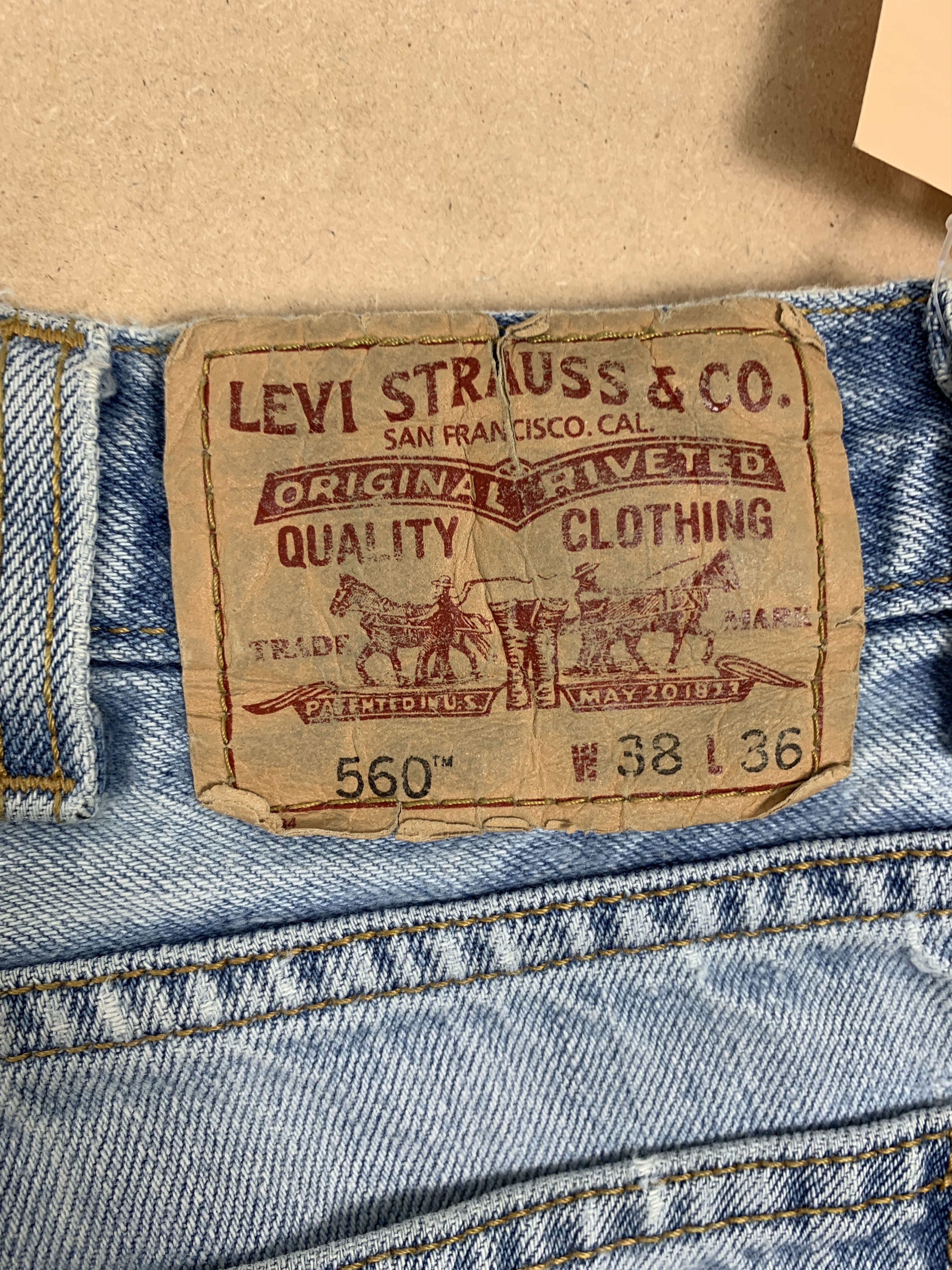 Levi's Vintage LEVI'S 560 Straight Cut Light Wash Jeans Size US 36 / EU 52 - 7 Thumbnail