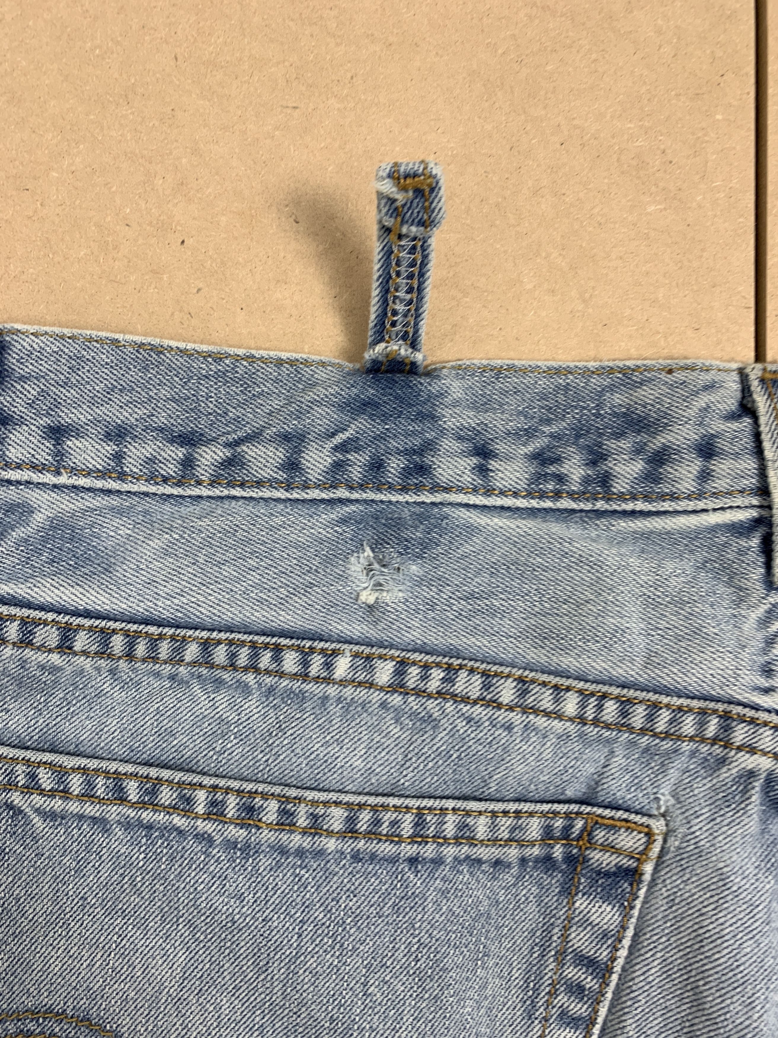 Levi's Vintage LEVI'S 560 Straight Cut Light Wash Jeans Size US 36 / EU 52 - 9 Thumbnail