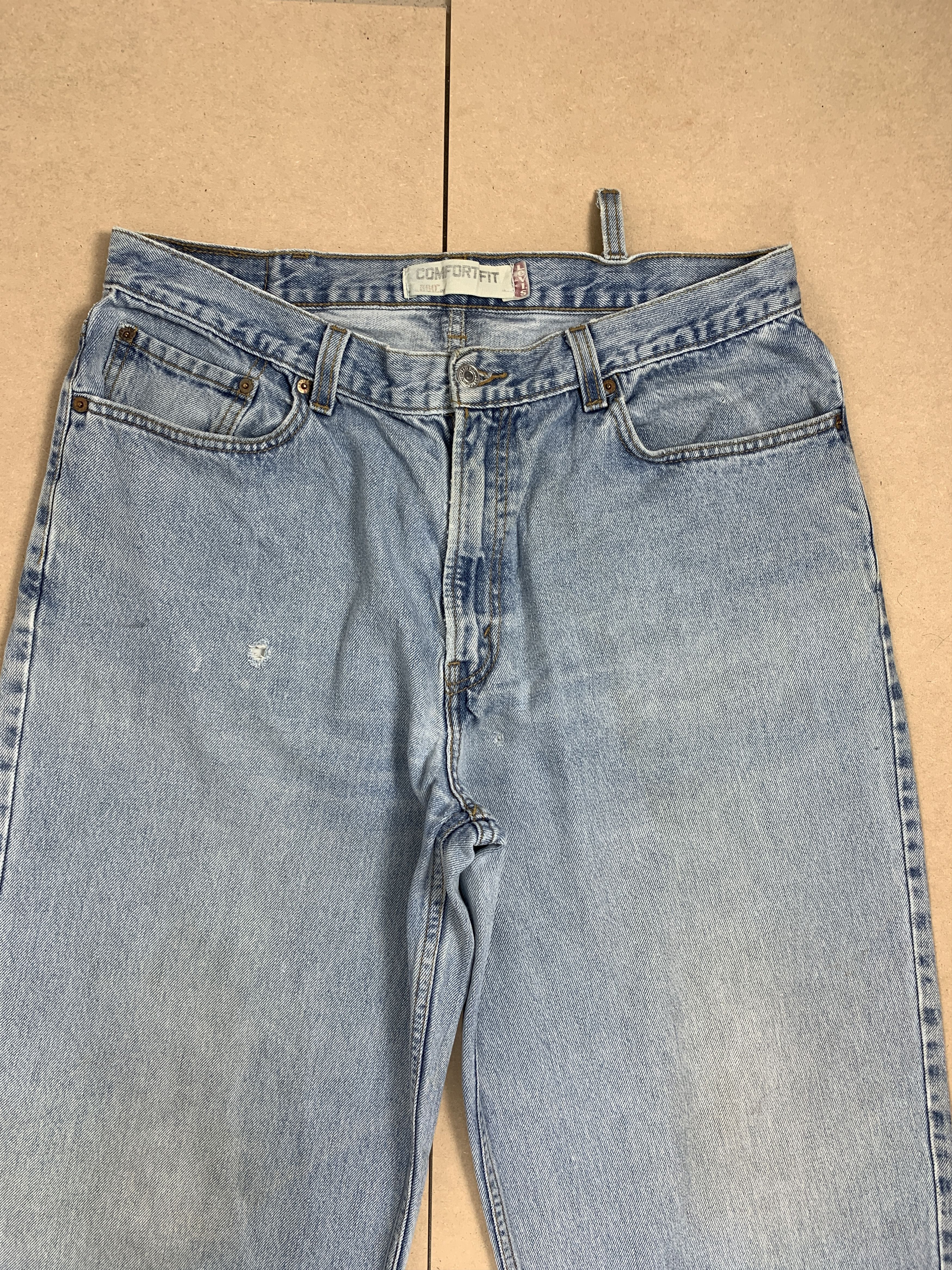 Levi's Vintage LEVI'S 560 Straight Cut Light Wash Jeans Size US 36 / EU 52 - 2 Thumbnail