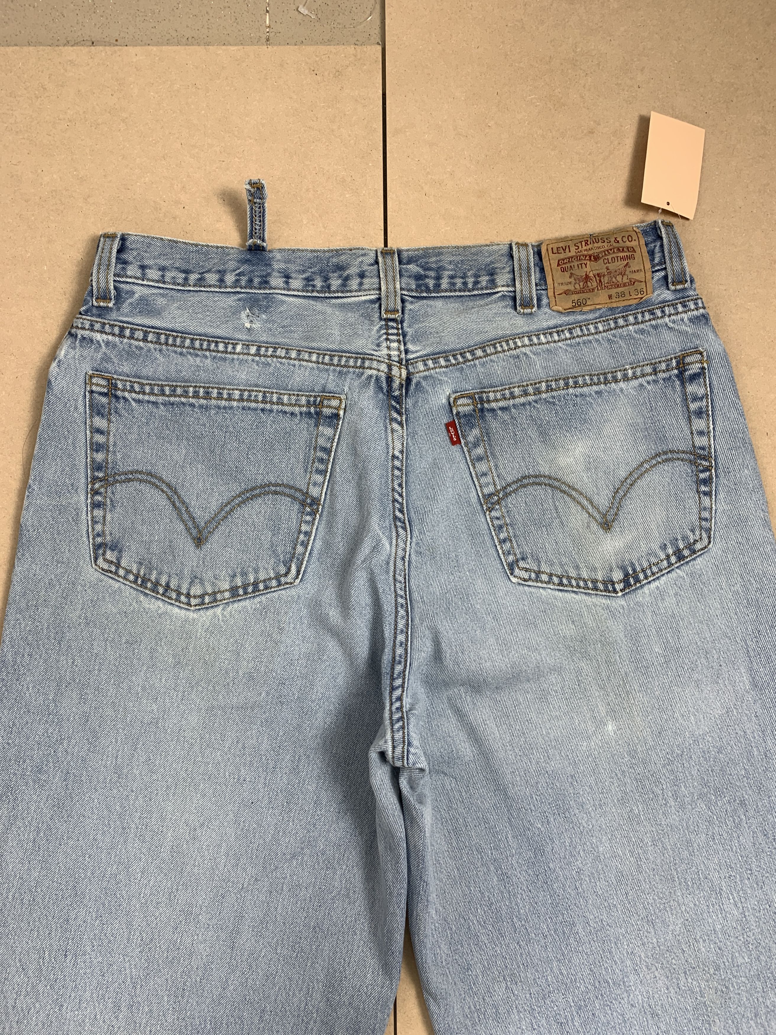 Levi's Vintage LEVI'S 560 Straight Cut Light Wash Jeans Size US 36 / EU 52 - 6 Thumbnail