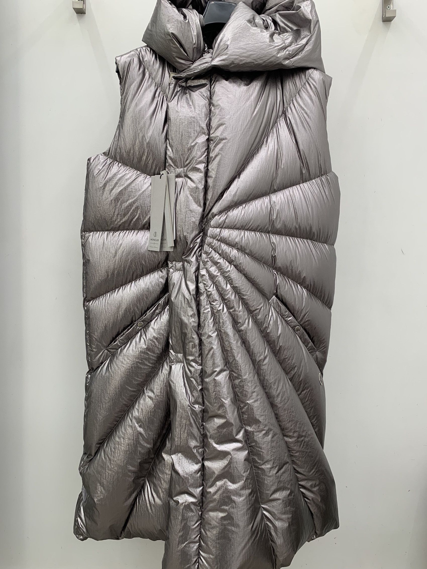 image of Moncler x Rick Owens Fw'20 Vest Down Porteville in Silver, Men's (Size XL)