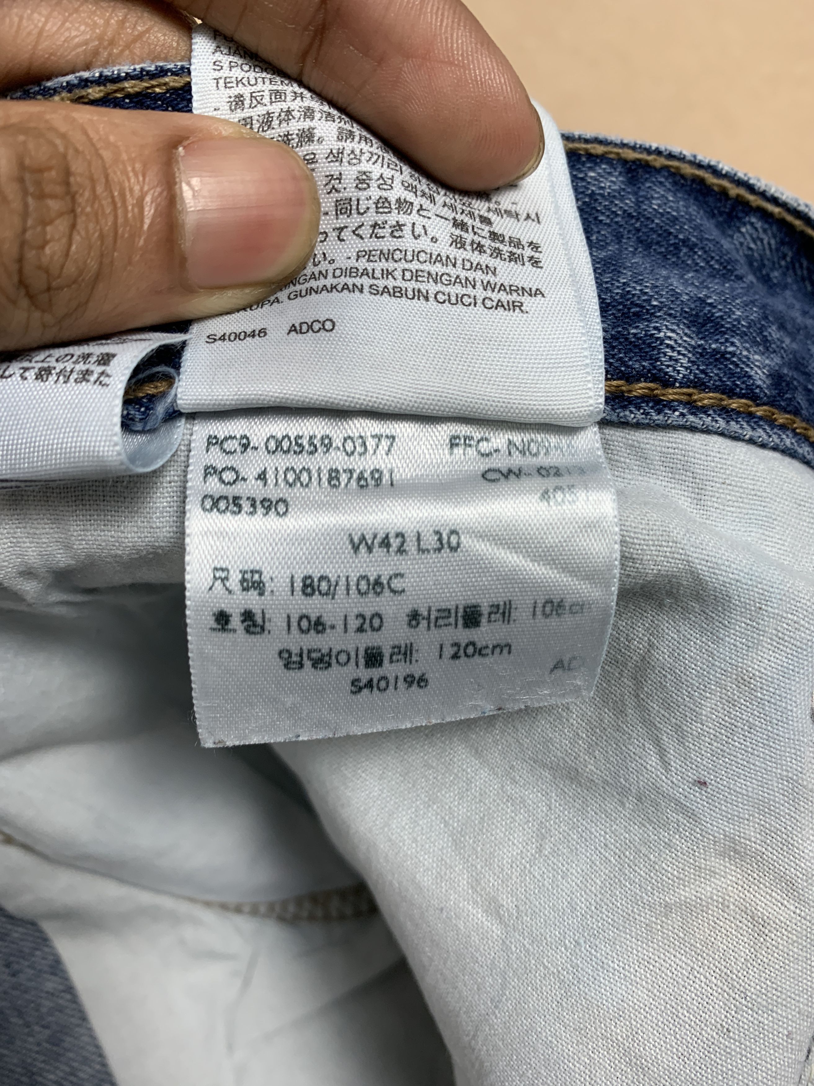 Levi's × Vintage Vintage LEVI'S 559 Straight Cut Faded Blue Jeans Size US 44 / EU 60 - 17 Thumbnail