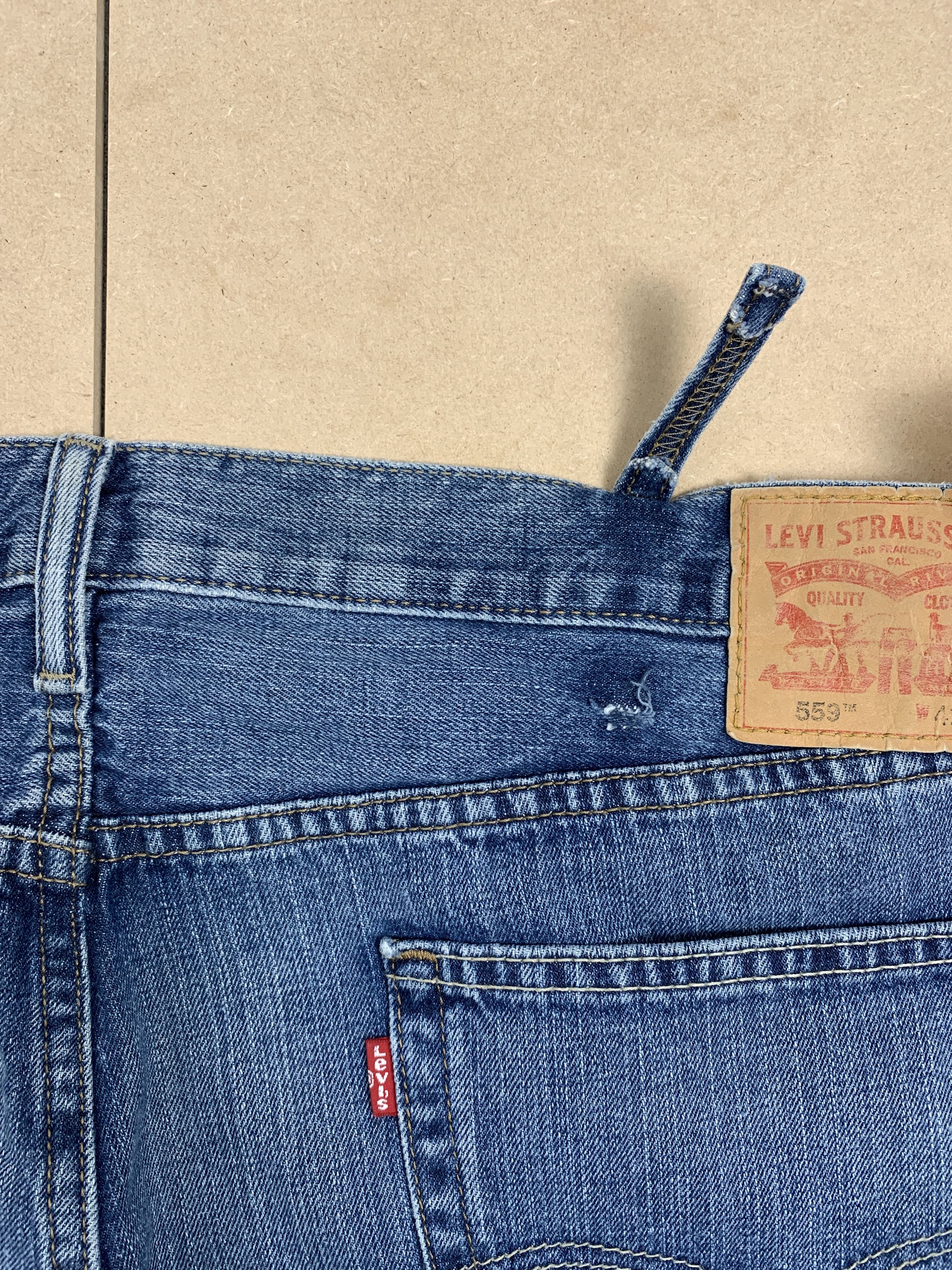 Levi's × Vintage Vintage LEVI'S 559 Straight Cut Faded Blue Jeans Size US 44 / EU 60 - 9 Thumbnail