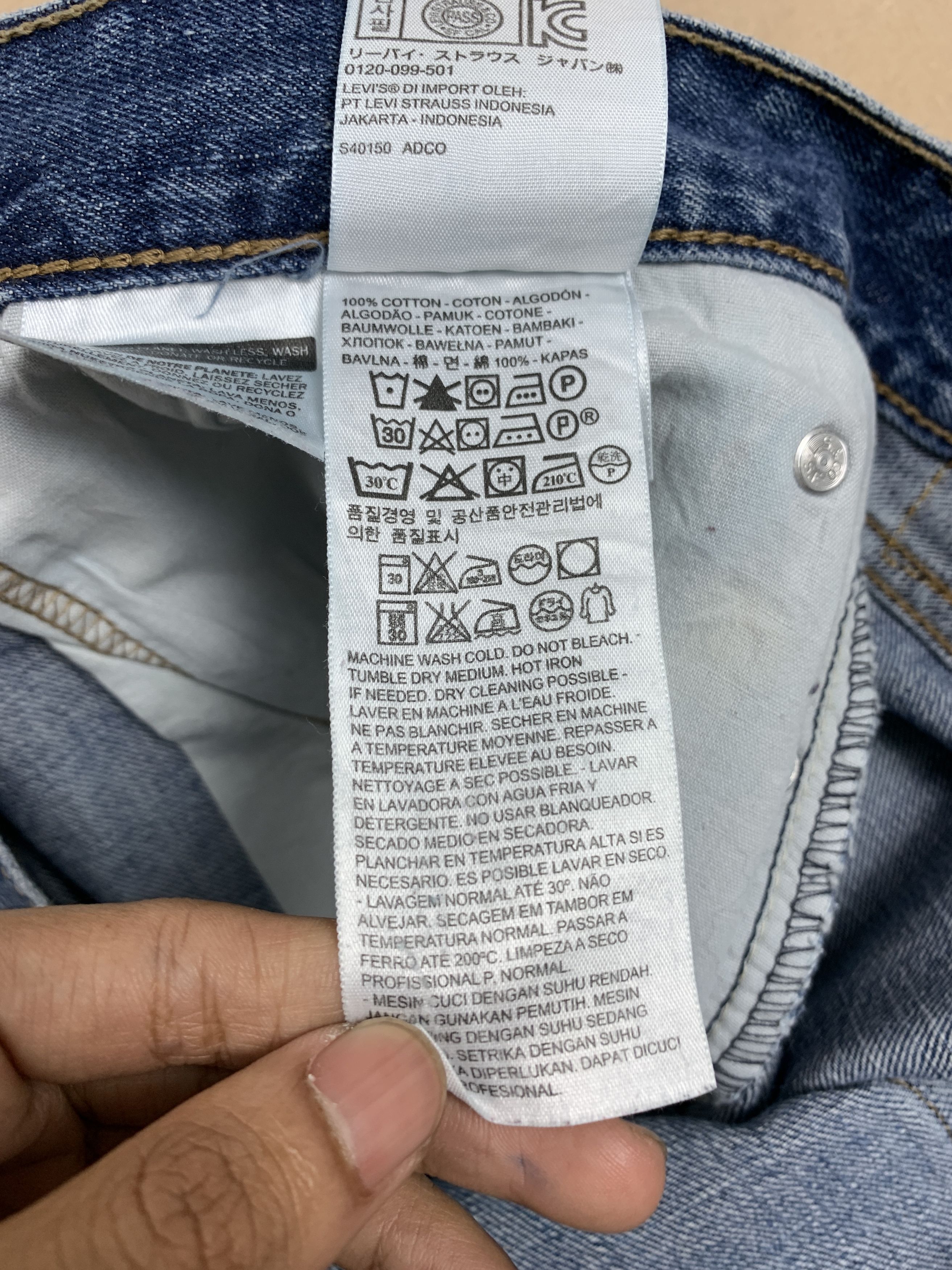 Levi's × Vintage Vintage LEVI'S 559 Straight Cut Faded Blue Jeans Size US 44 / EU 60 - 15 Thumbnail