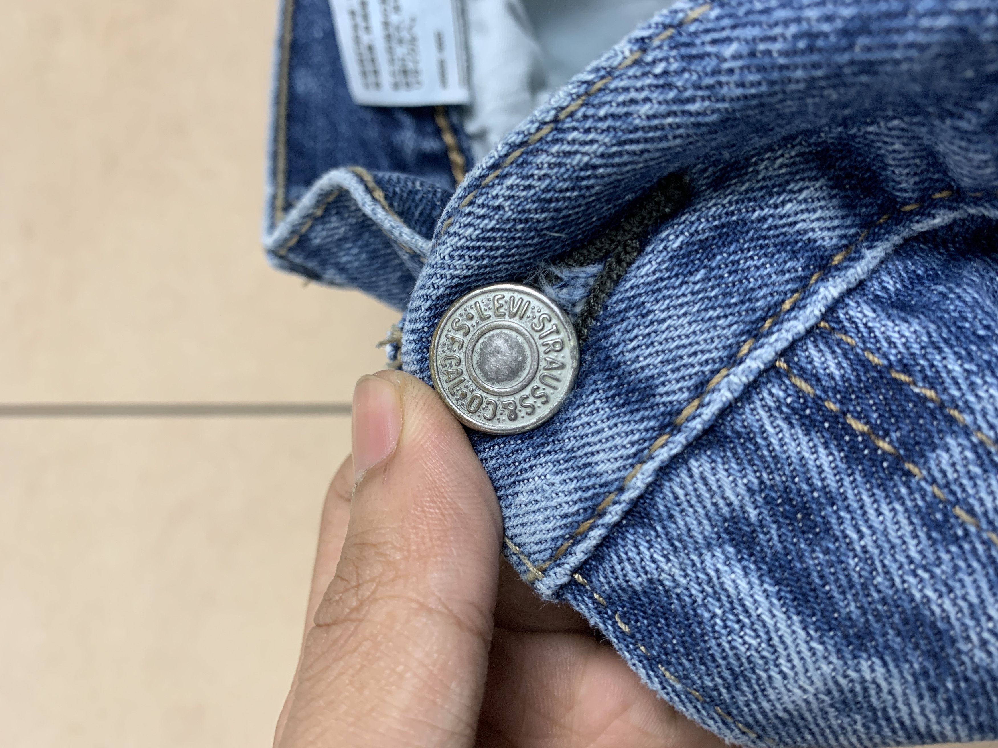 Levi's × Vintage Vintage LEVI'S 559 Straight Cut Faded Blue Jeans Size US 44 / EU 60 - 19 Thumbnail