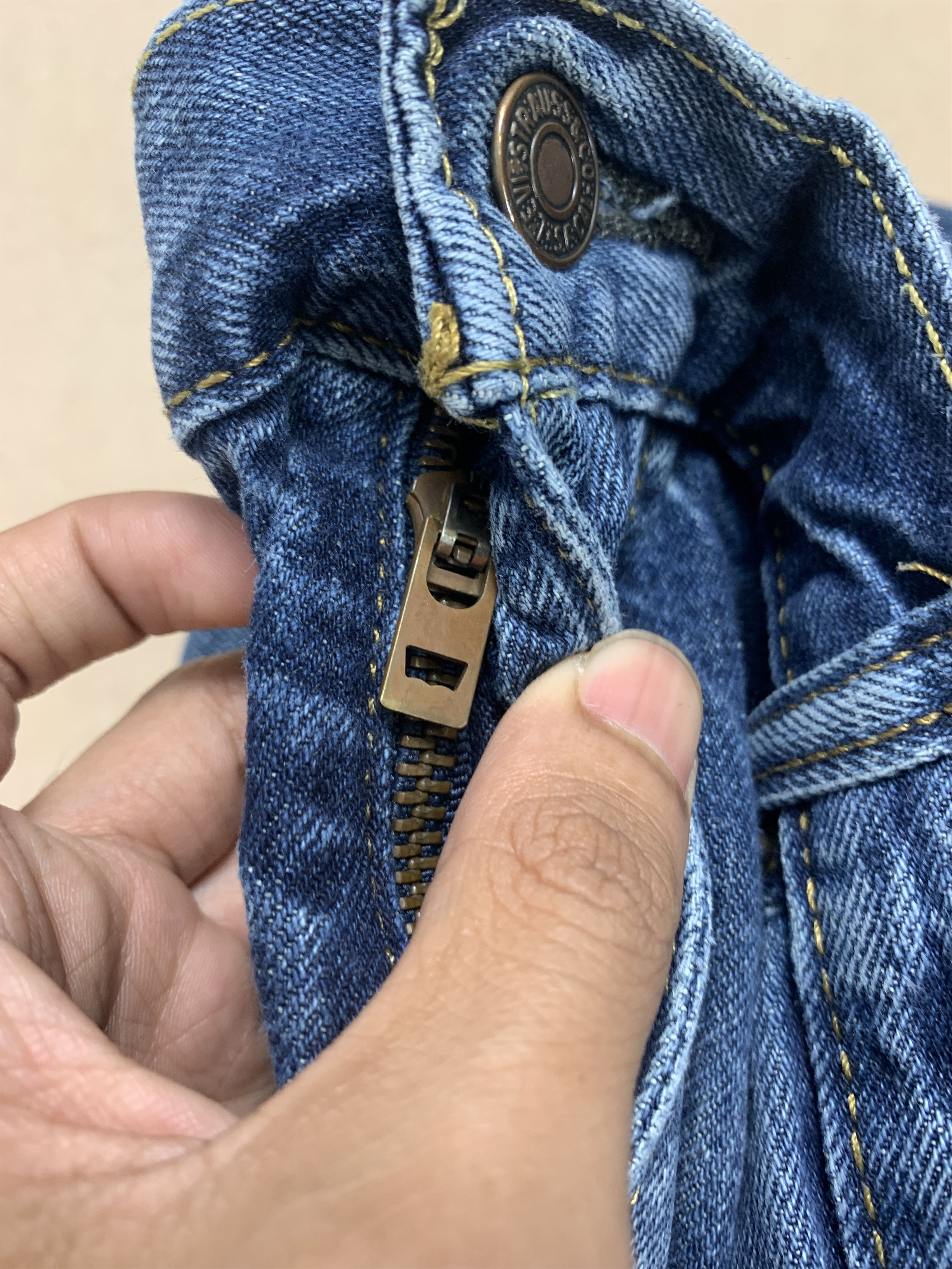 Levi's Vintage LEVI'S 569 Straight Cut Faded Medium Blue Jeans Size US 36 / EU 52 - 19 Thumbnail