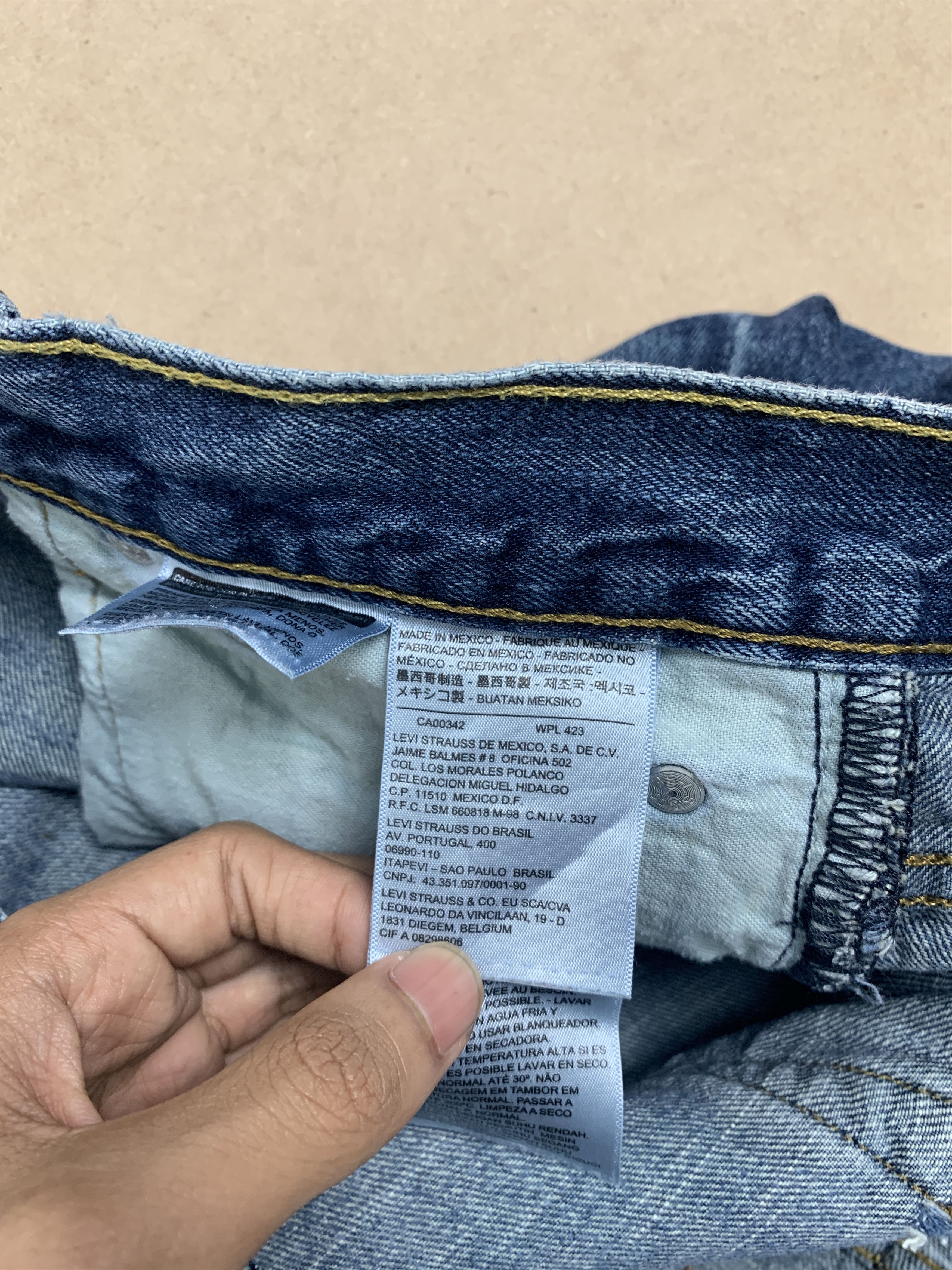 Levi's Vintage LEVI'S 569 Straight Cut Faded Medium Blue Jeans Size US 36 / EU 52 - 11 Thumbnail