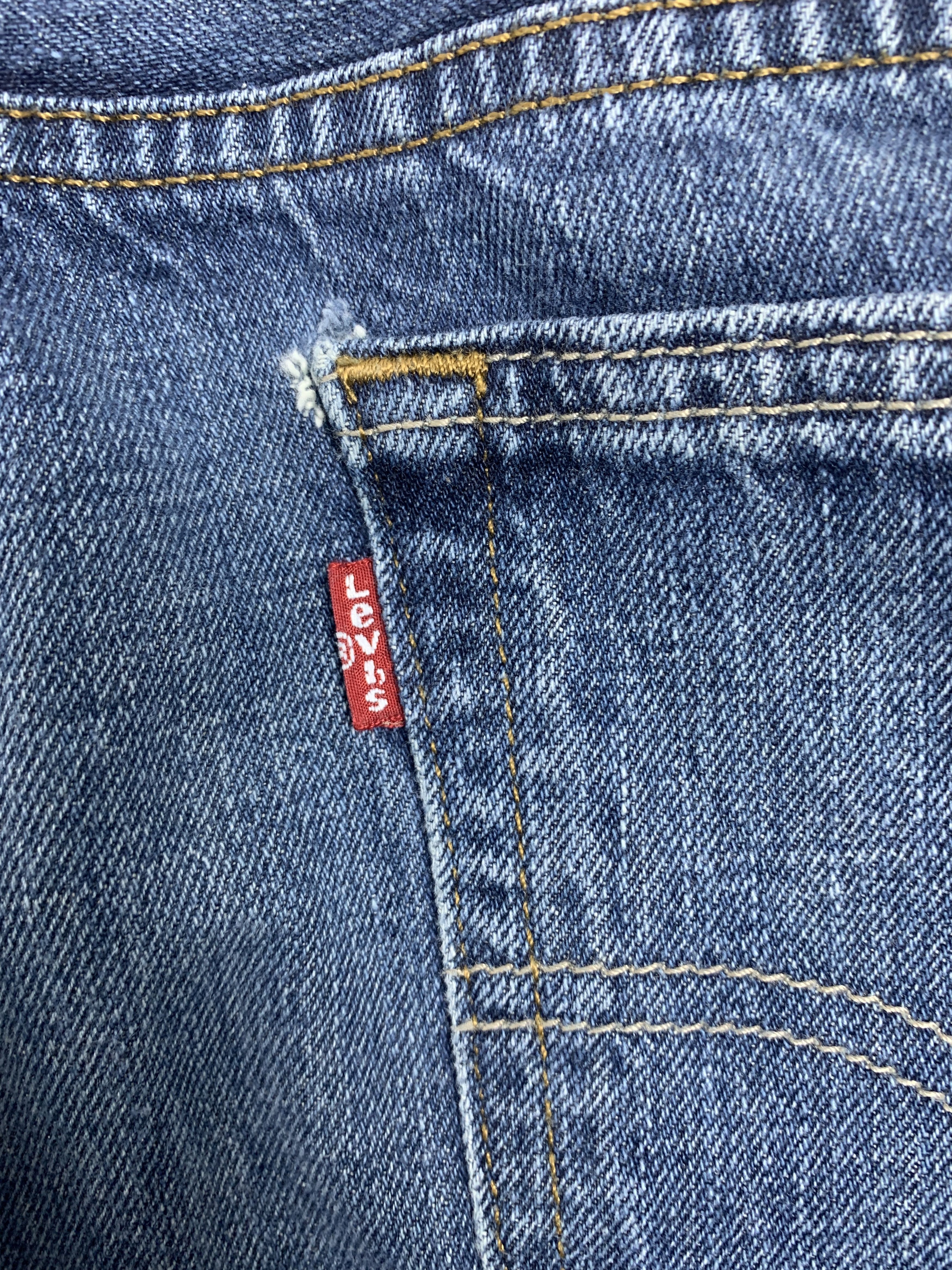 Levi's Vintage LEVI'S 569 Straight Cut Faded Medium Blue Jeans Size US 36 / EU 52 - 8 Thumbnail