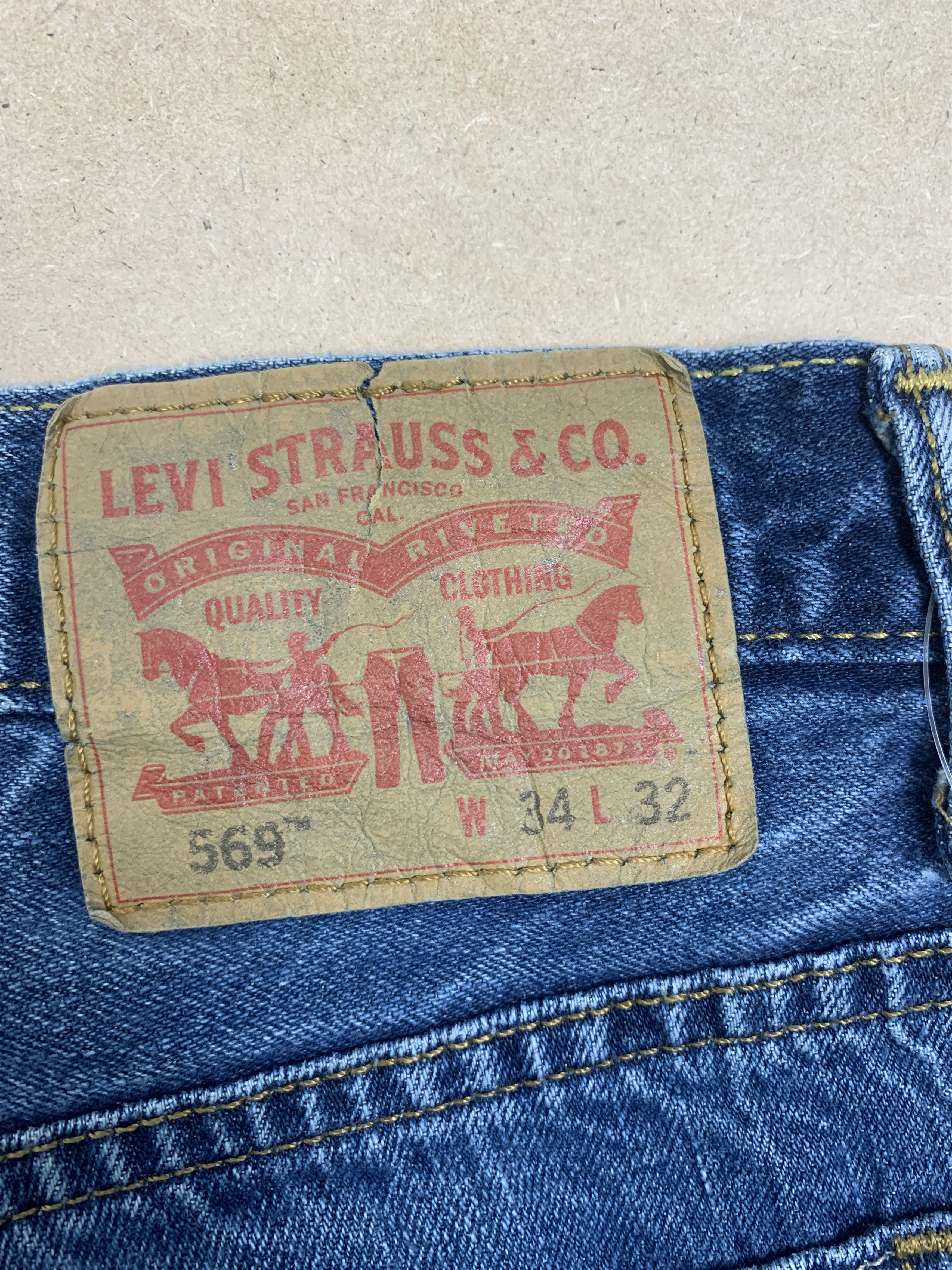 Levi's Vintage LEVI'S 569 Straight Cut Faded Medium Blue Jeans Size US 36 / EU 52 - 7 Thumbnail