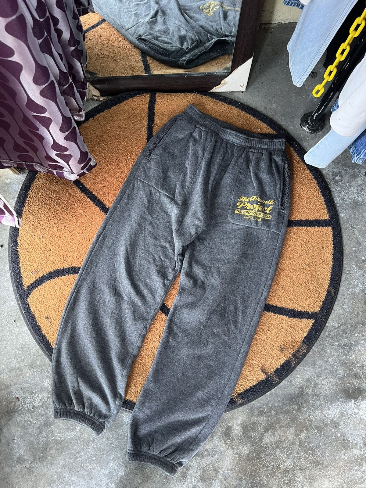 Airwalk 🔥Airwalk Faux Fur Sweatpants Jogger Size US 31 - 1 Thumbnail
