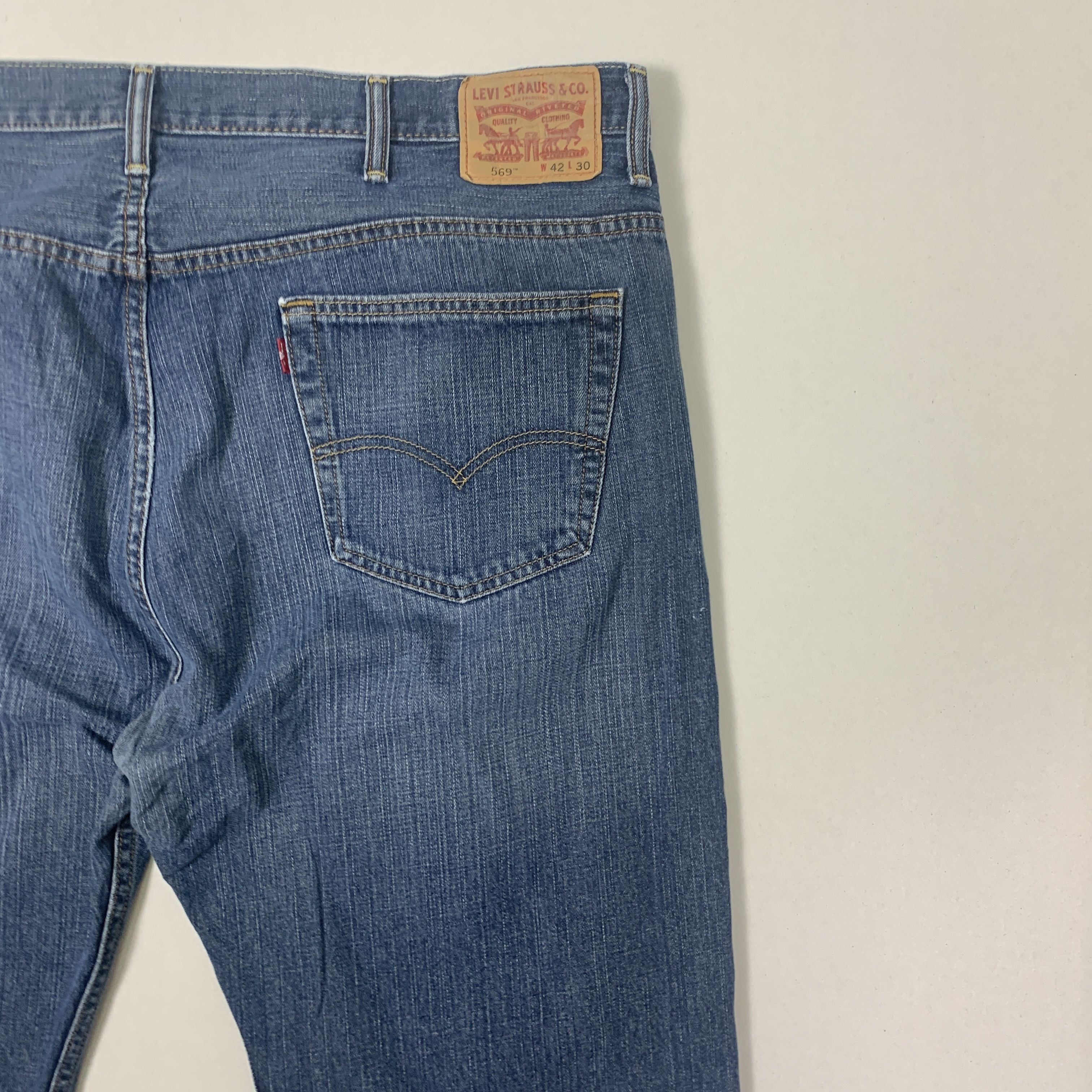 Levi's × Vintage Vintage LEVI'S 569 Faded Mid Wash Jeans Size US 40 / EU 56 - 18 Thumbnail