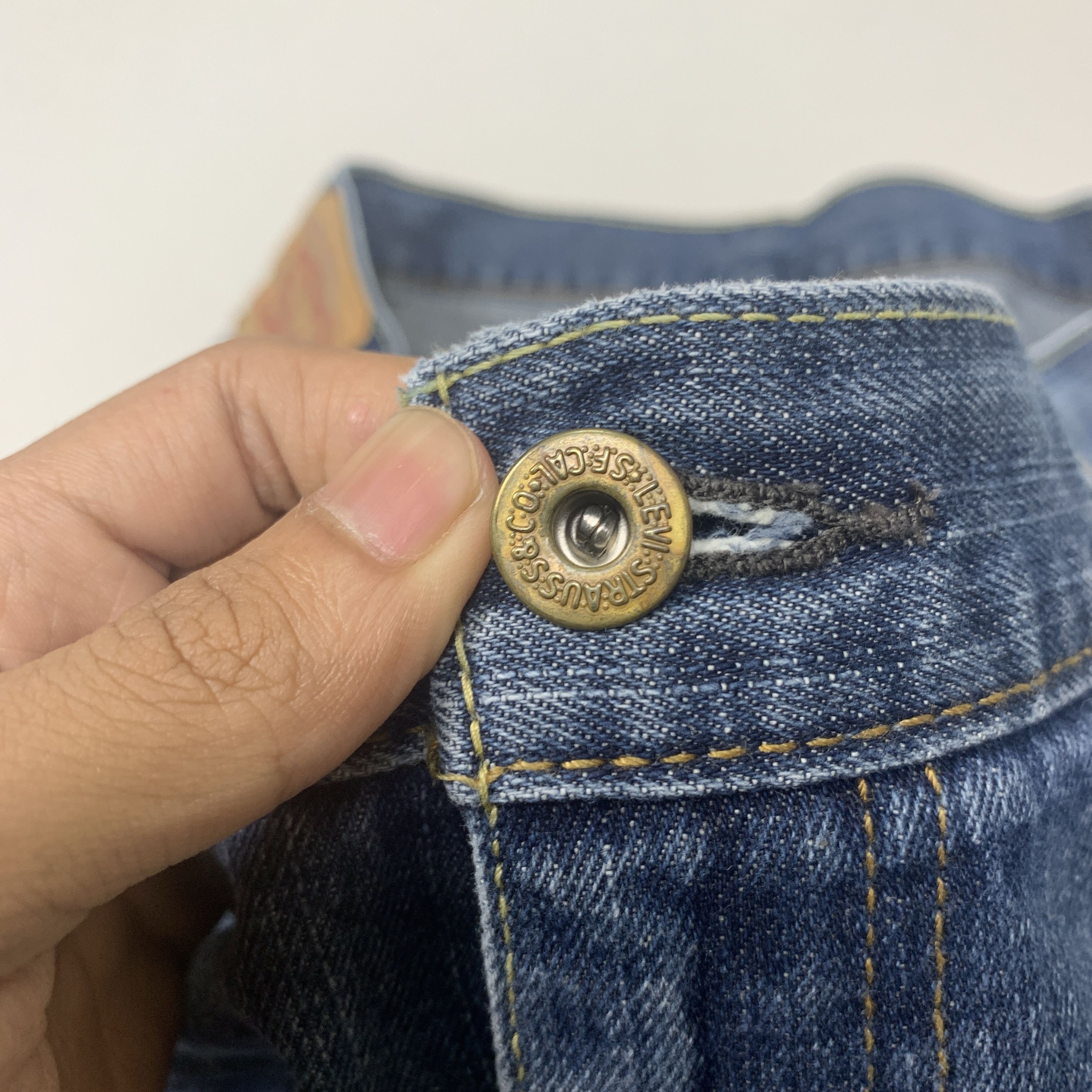 Levi's × Vintage Vintage LEVI'S 569 Faded Mid Wash Jeans Size US 40 / EU 56 - 5 Thumbnail