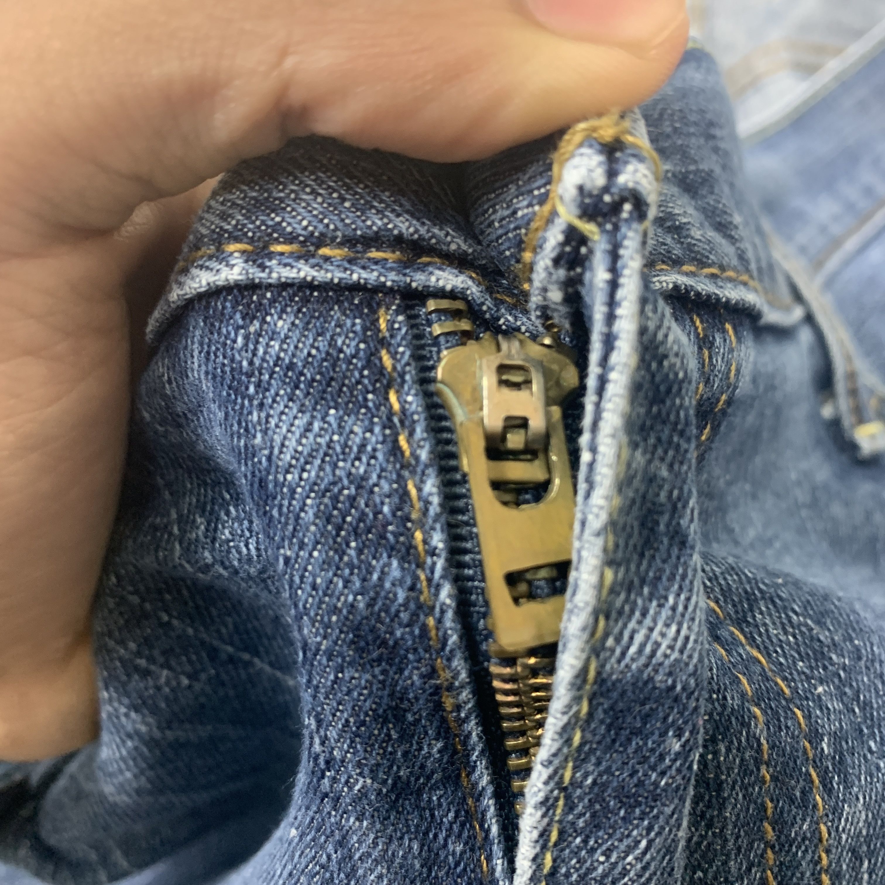 Levi's × Vintage Vintage LEVI'S 569 Faded Mid Wash Jeans Size US 40 / EU 56 - 6 Thumbnail