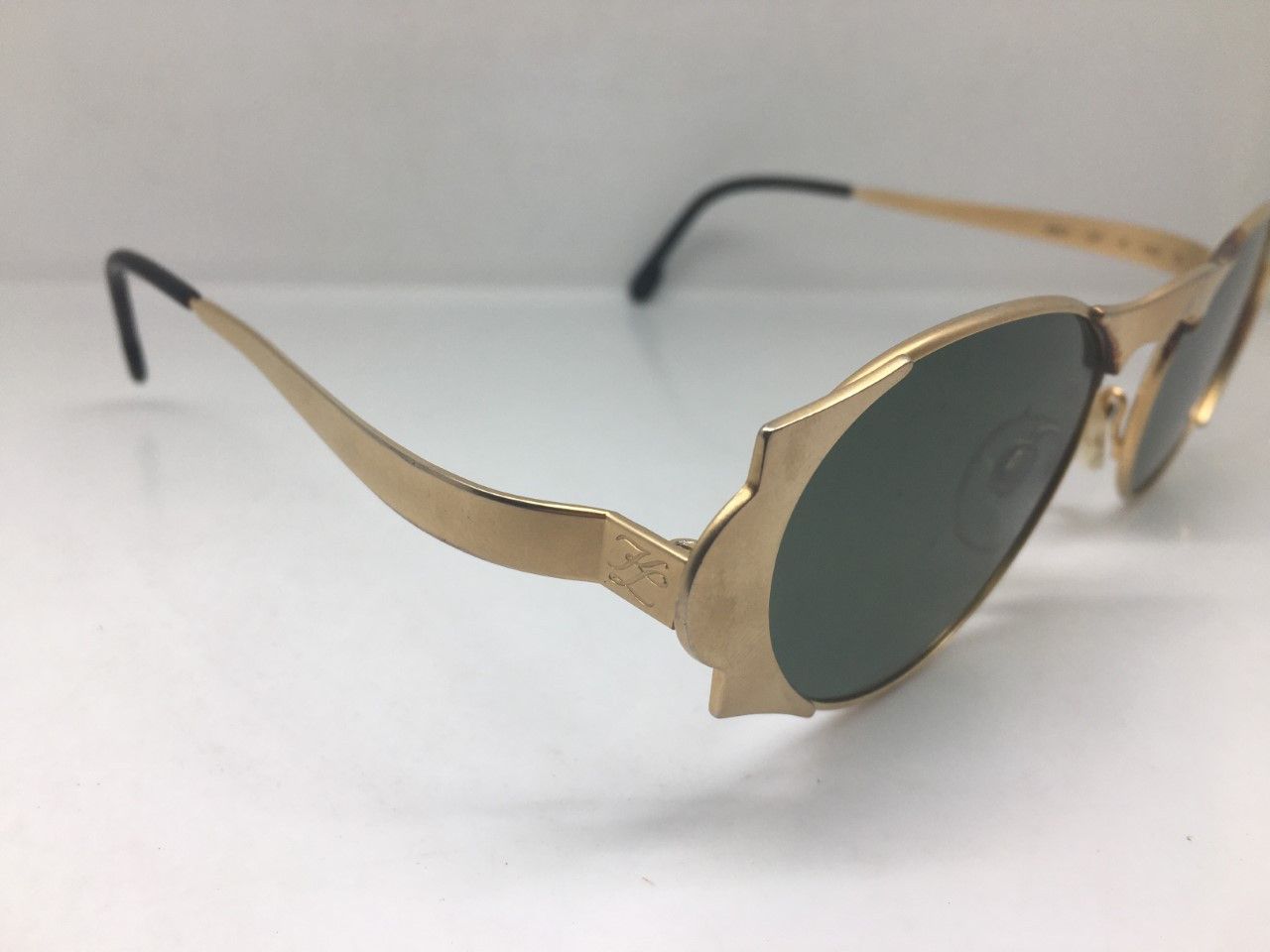 Karl Lagerfeld '93 MOD KARL LAGERFELD AVANT GARDE MATTE GOLD SUNGLASSES Size ONE SIZE - 2 Thumbnail