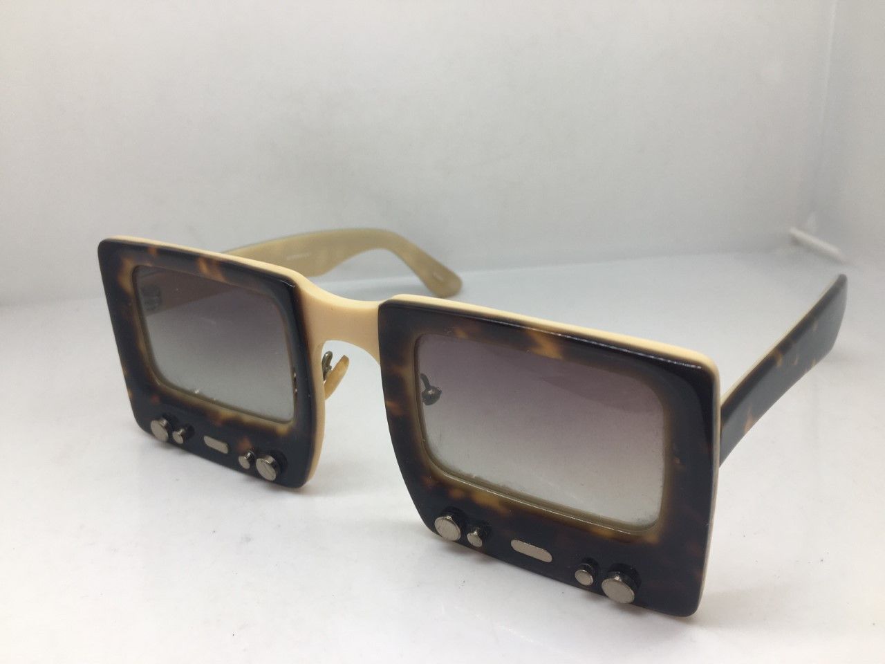 Jeremy Scott MOD JEREMY SCOTT BEVERLY HILLS POP ART SUNGLASES LIMITED ED. Size ONE SIZE - 2 Thumbnail
