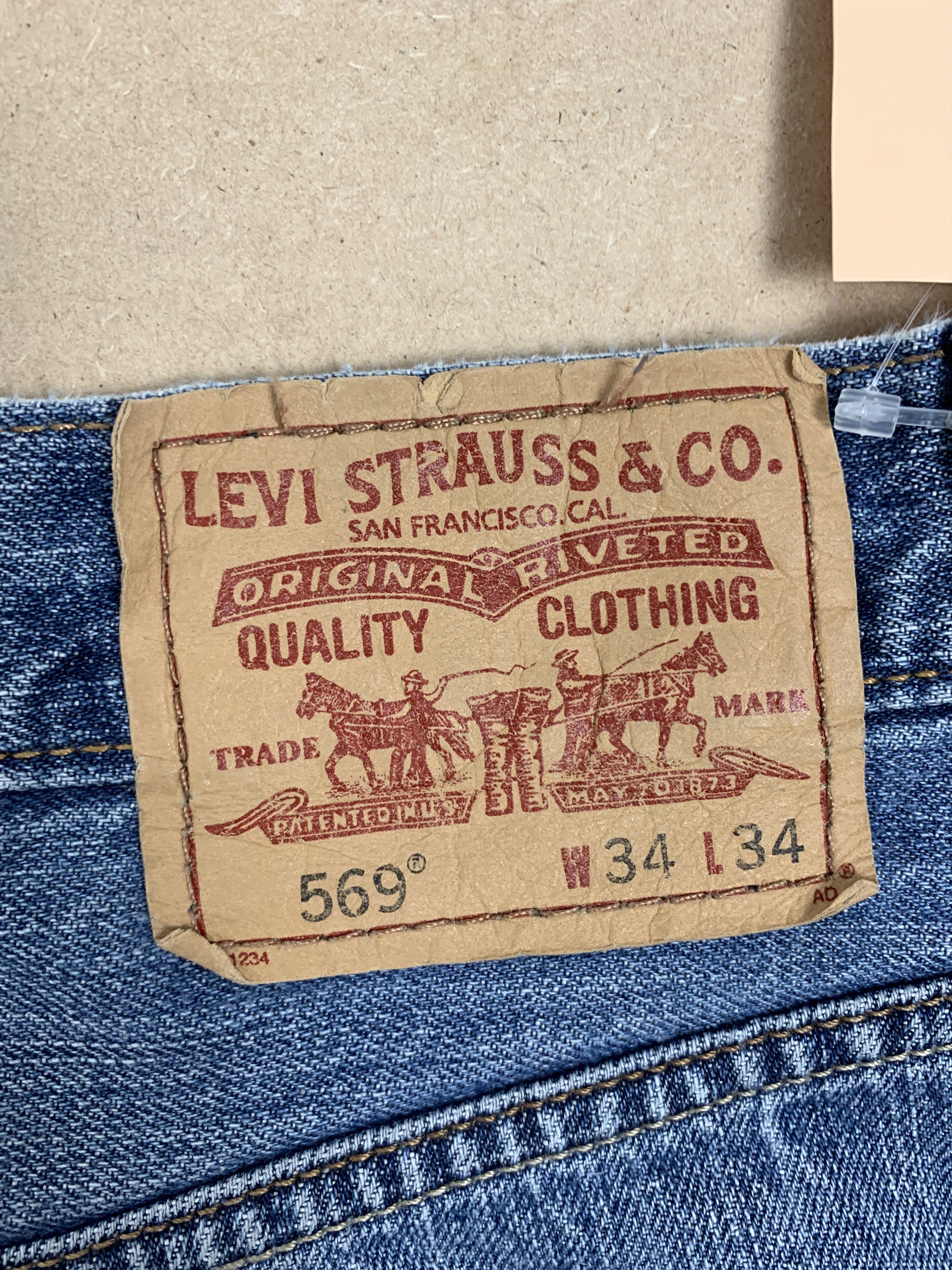 Levi's Vintage LEVI'S 569 Straight Cut Faded Mid Wash Jeans Size US 36 / EU 52 - 7 Thumbnail
