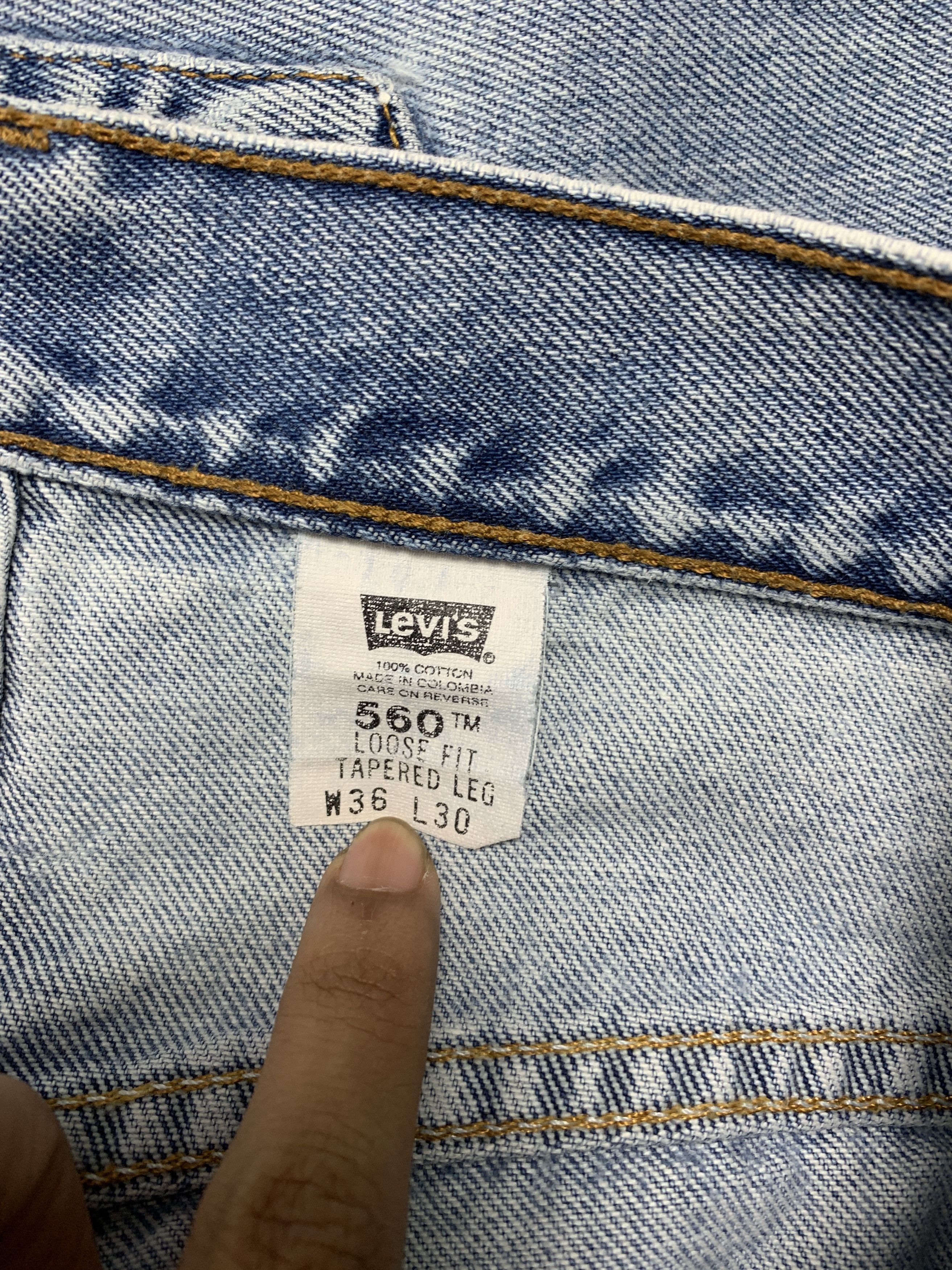 Levi's Vintage LEVI'S 560 Straight Cut Faded Jeans P0382 Size US 35 - 11 Thumbnail