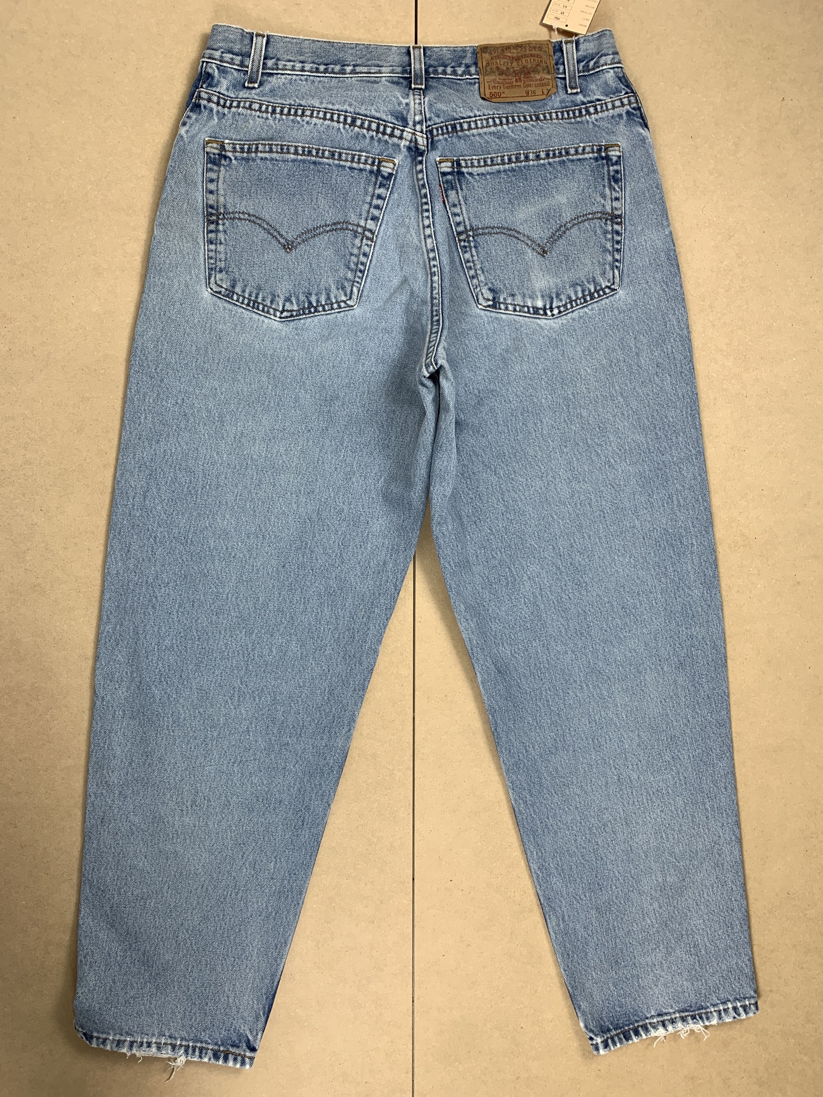 Levi's Vintage LEVI'S 560 Straight Cut Faded Jeans P0382 Size US 35 - 6 Thumbnail
