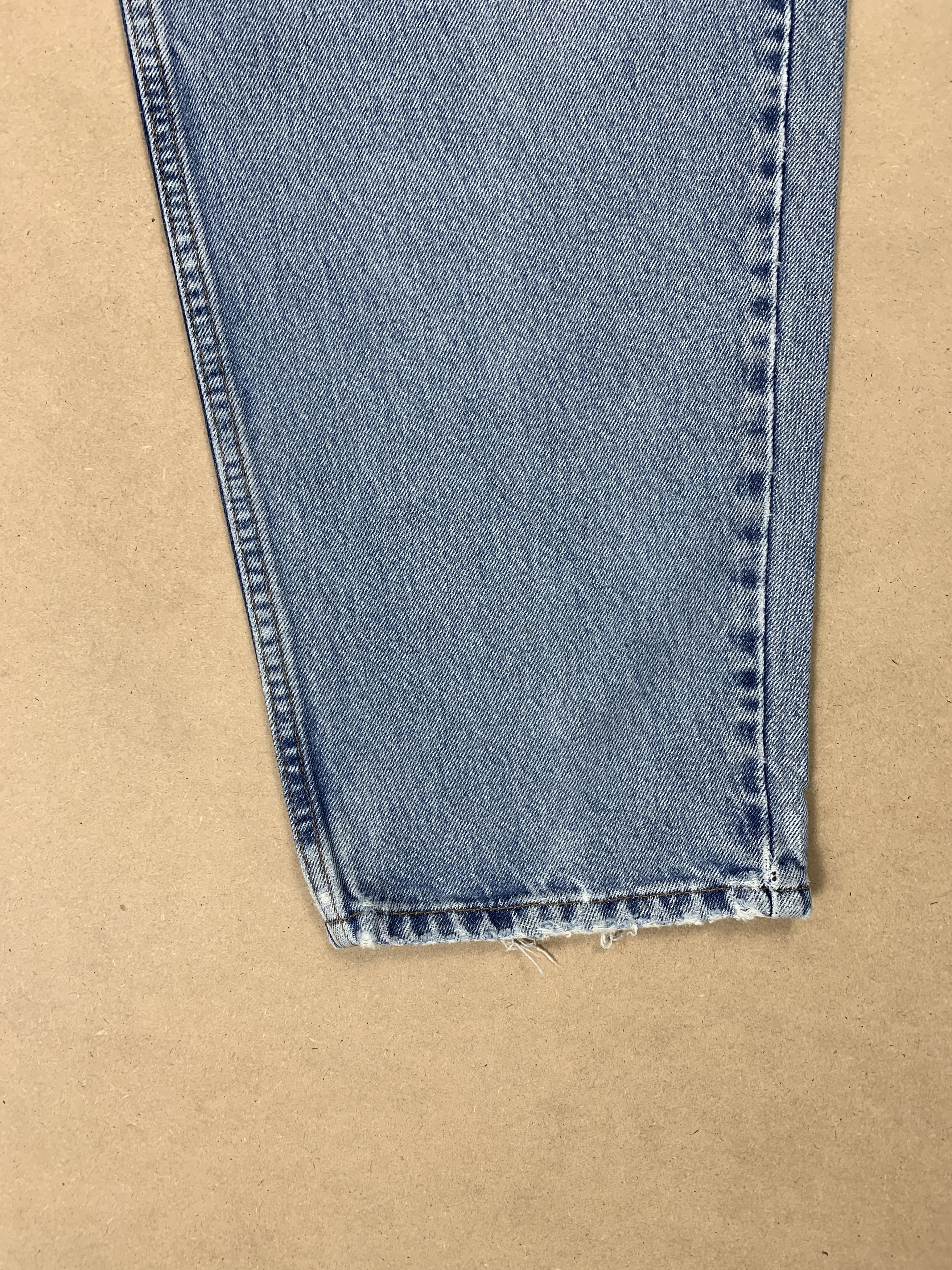 Levi's Vintage LEVI'S 560 Straight Cut Faded Jeans P0382 Size US 35 - 3 Thumbnail