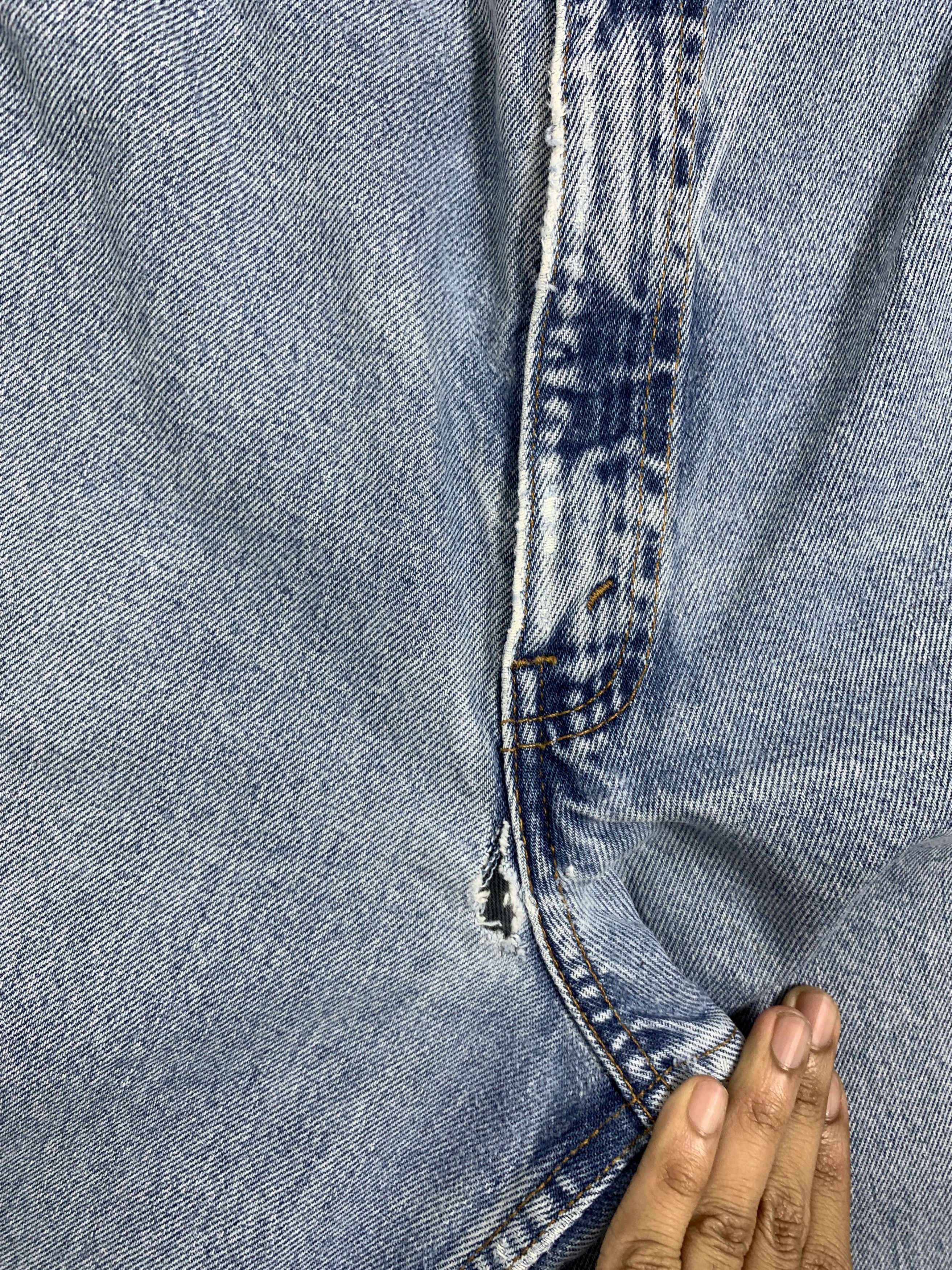 Levi's Vintage LEVI'S 560 Straight Cut Faded Jeans P0382 Size US 35 - 5 Thumbnail