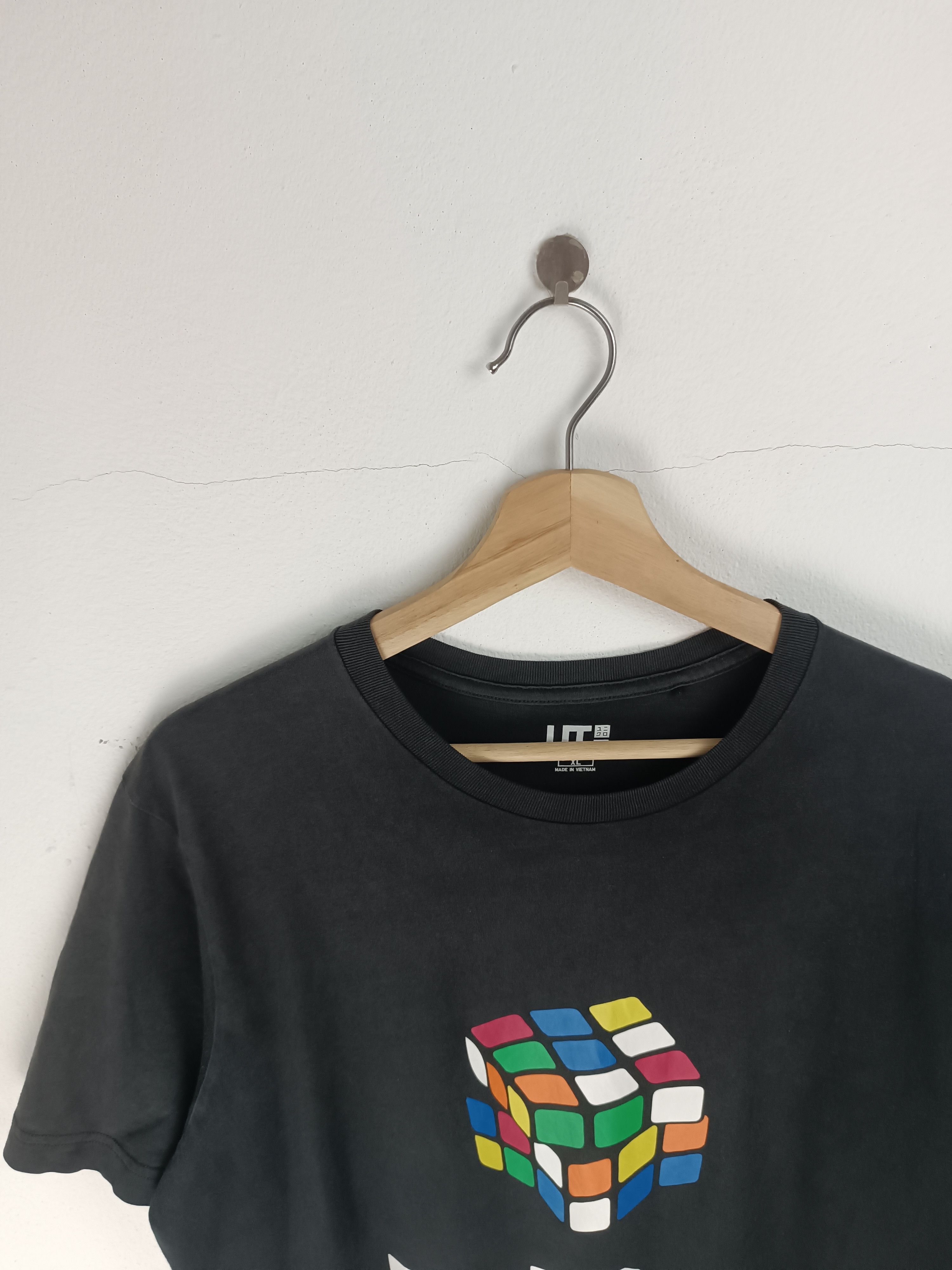Uniqlo THRASHED FADED VINTAGE RUBIK'S RUBIK CUBE GAMES TEE Size US XL / EU 56 / 4 - 5 Thumbnail