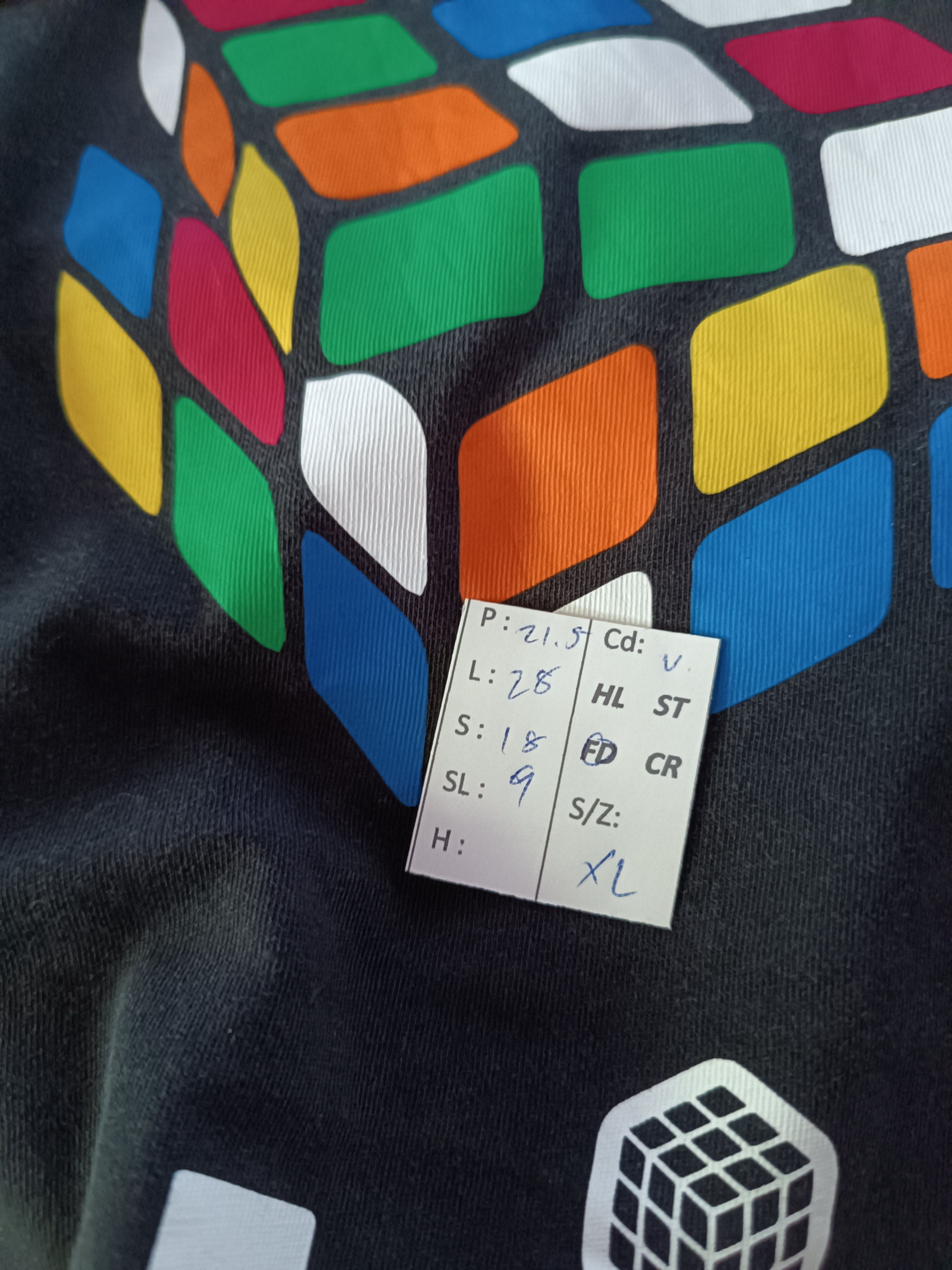Uniqlo THRASHED FADED VINTAGE RUBIK'S RUBIK CUBE GAMES TEE Size US XL / EU 56 / 4 - 13 Thumbnail