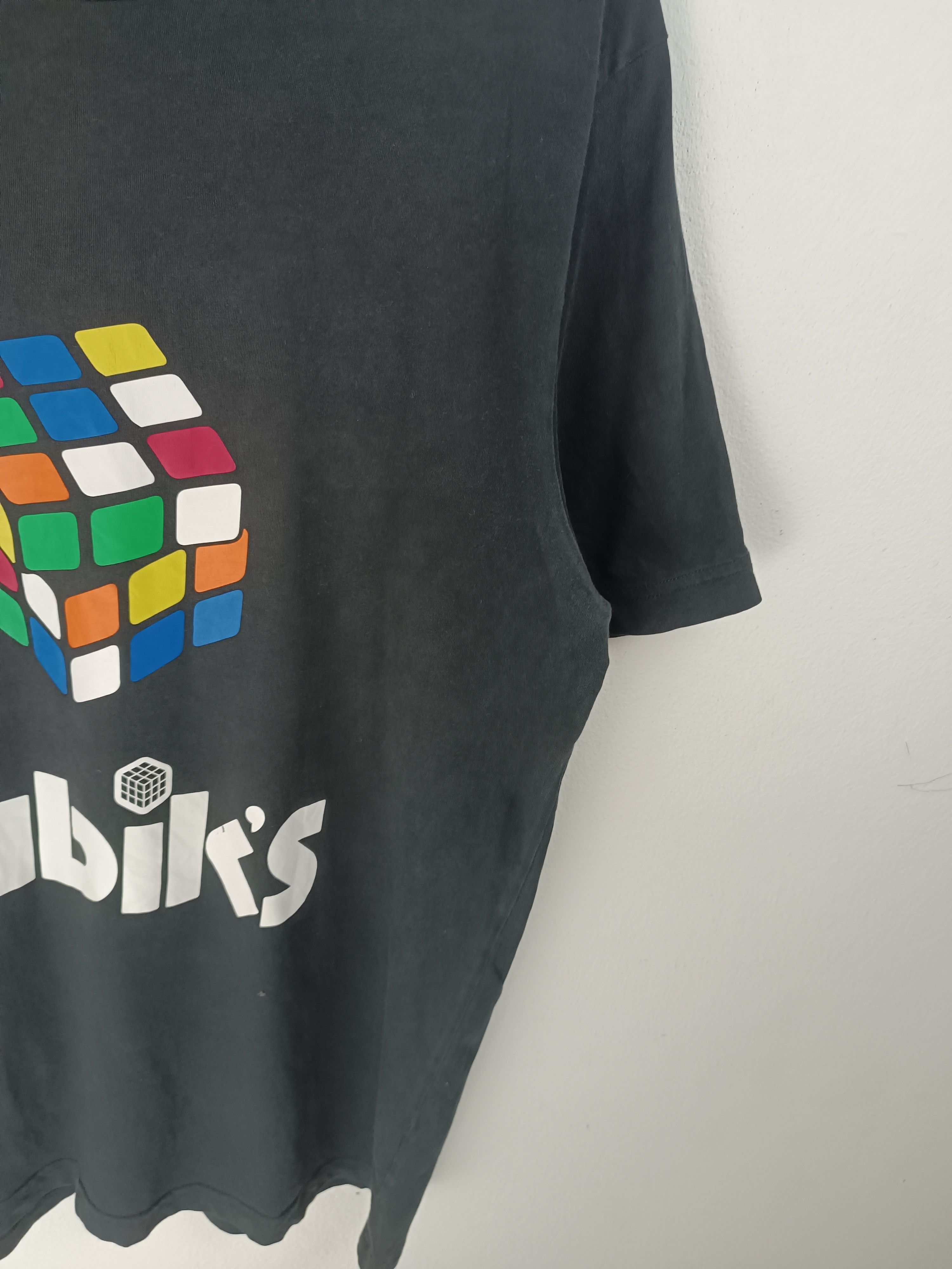 Uniqlo THRASHED FADED VINTAGE RUBIK'S RUBIK CUBE GAMES TEE Size US XL / EU 56 / 4 - 7 Thumbnail