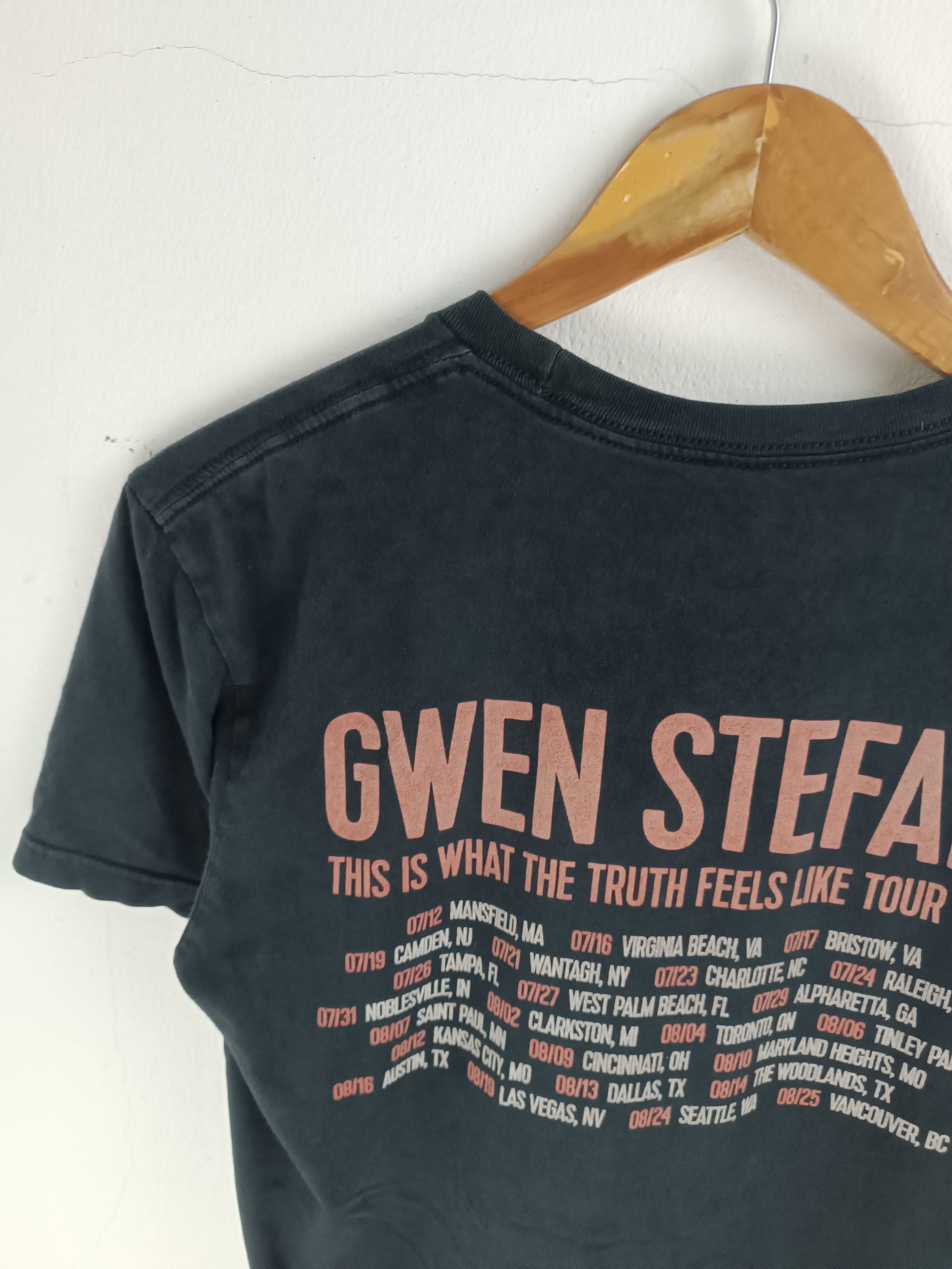 Band Tees VINTAGE '16 GWEN STEFANI TOUR TEE (no doubt) Size S / US 4 / IT 40 - 13 Thumbnail