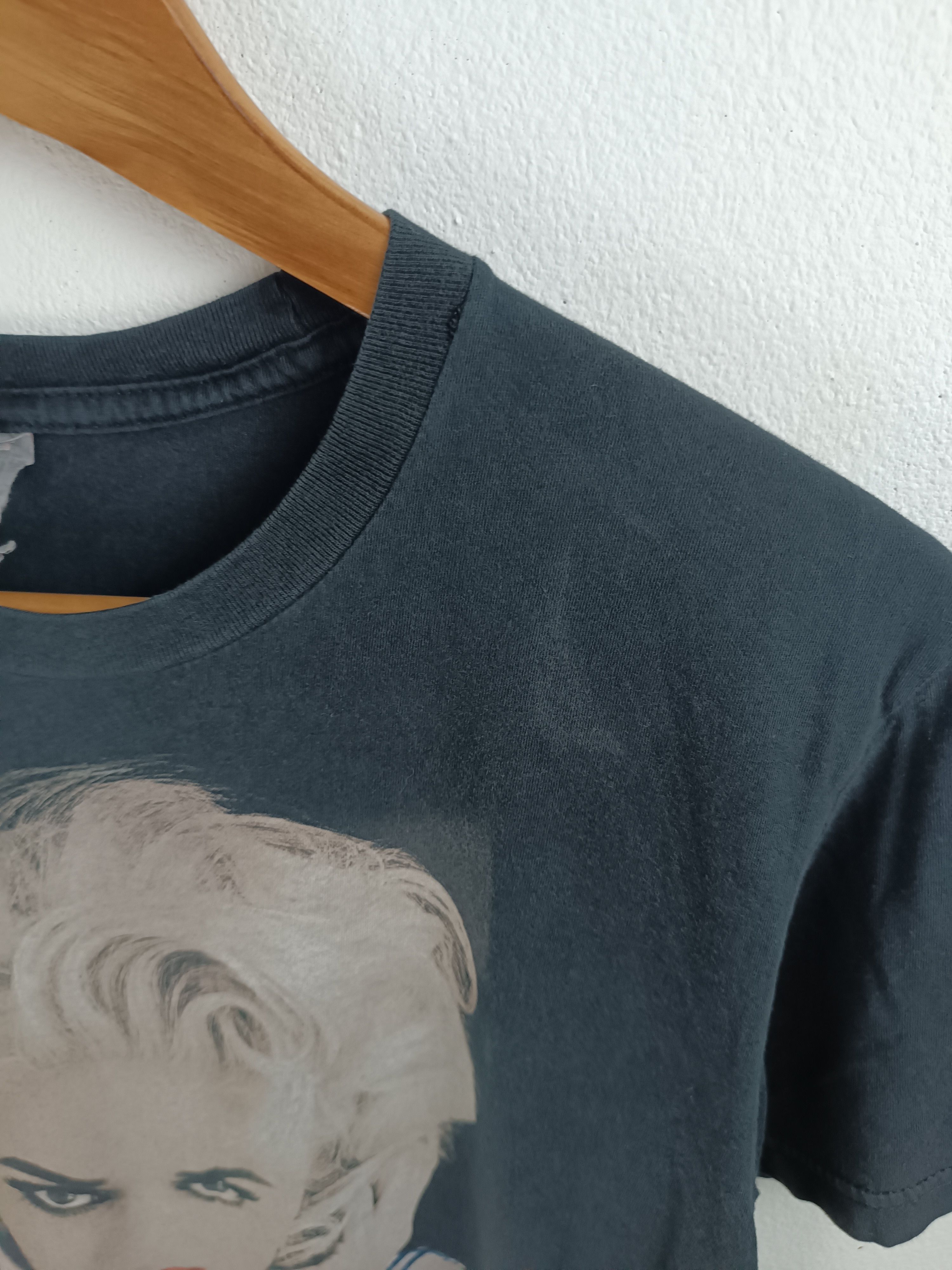 Band Tees VINTAGE '16 GWEN STEFANI TOUR TEE (no doubt) Size S / US 4 / IT 40 - 7 Thumbnail