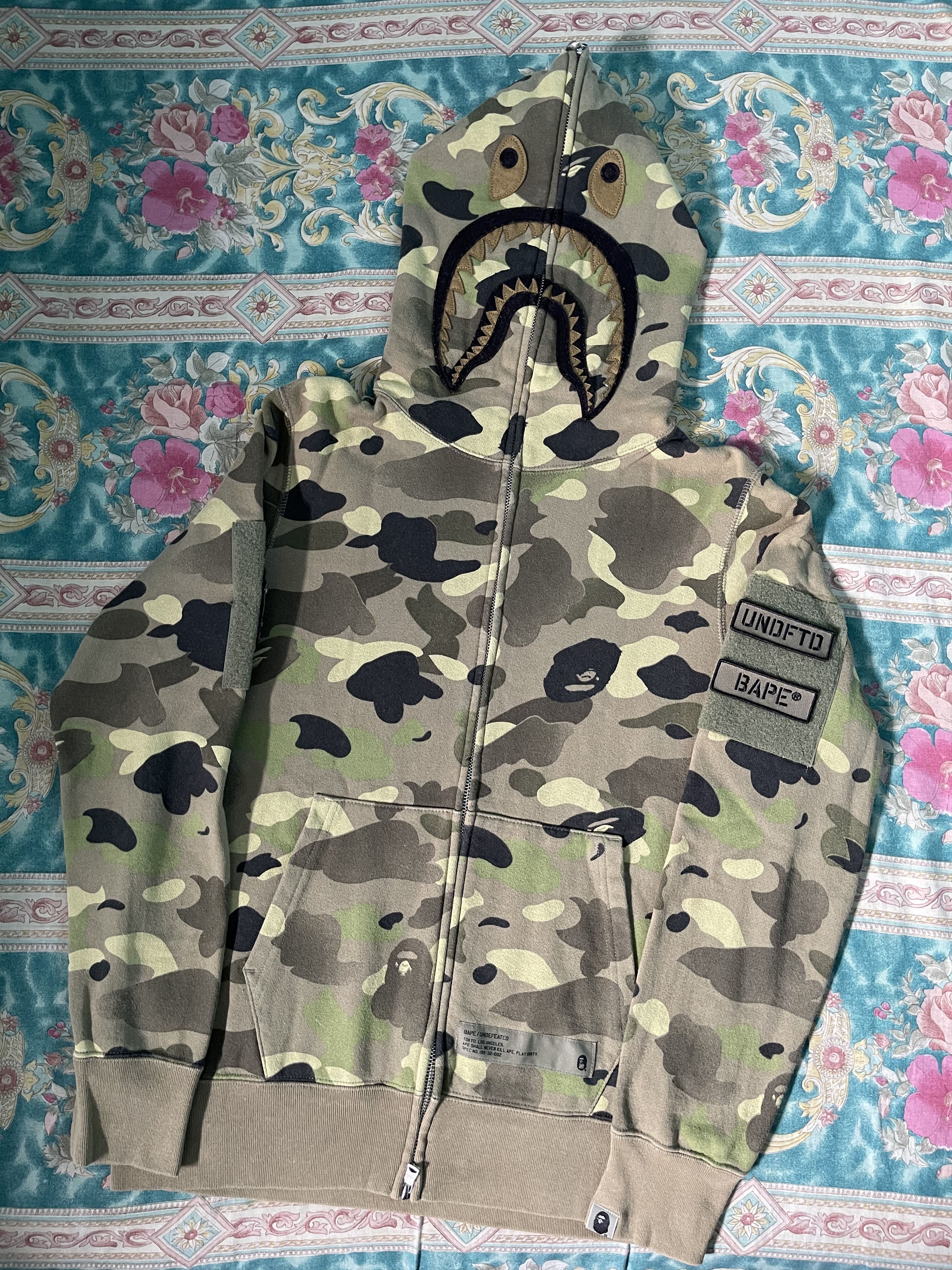 image of Hoodie Bape X Undefeated Camo, Men's (Size Small)