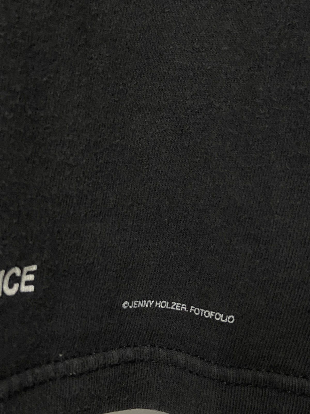 Vintage Vintage 90’s Jenny Holzer ‘Truisms’ Art Sun Faded Tshirt Size US S / EU 44-46 / 1 - 4 Thumbnail