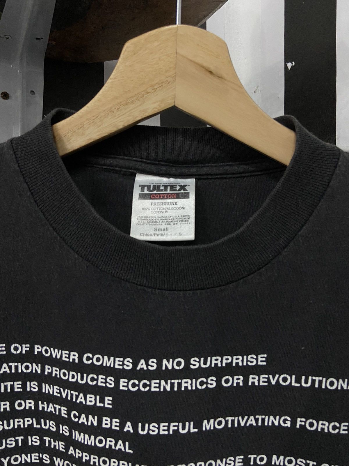 Vintage Vintage 90’s Jenny Holzer ‘Truisms’ Art Sun Faded Tshirt Size US S / EU 44-46 / 1 - 6 Thumbnail