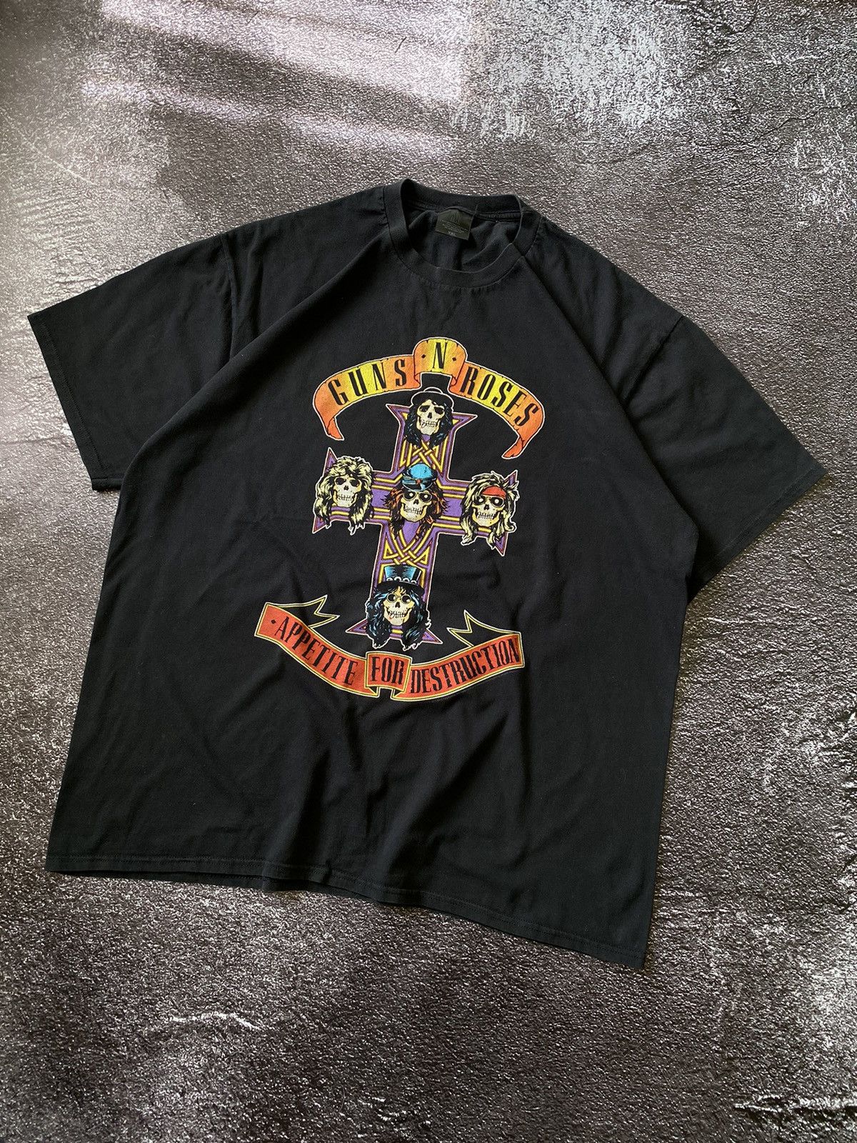 Band Tees Vintage Guns N Roses T-Shirt Big Logo 2013 Size US XXL / EU 58 / 5 - 2 Thumbnail