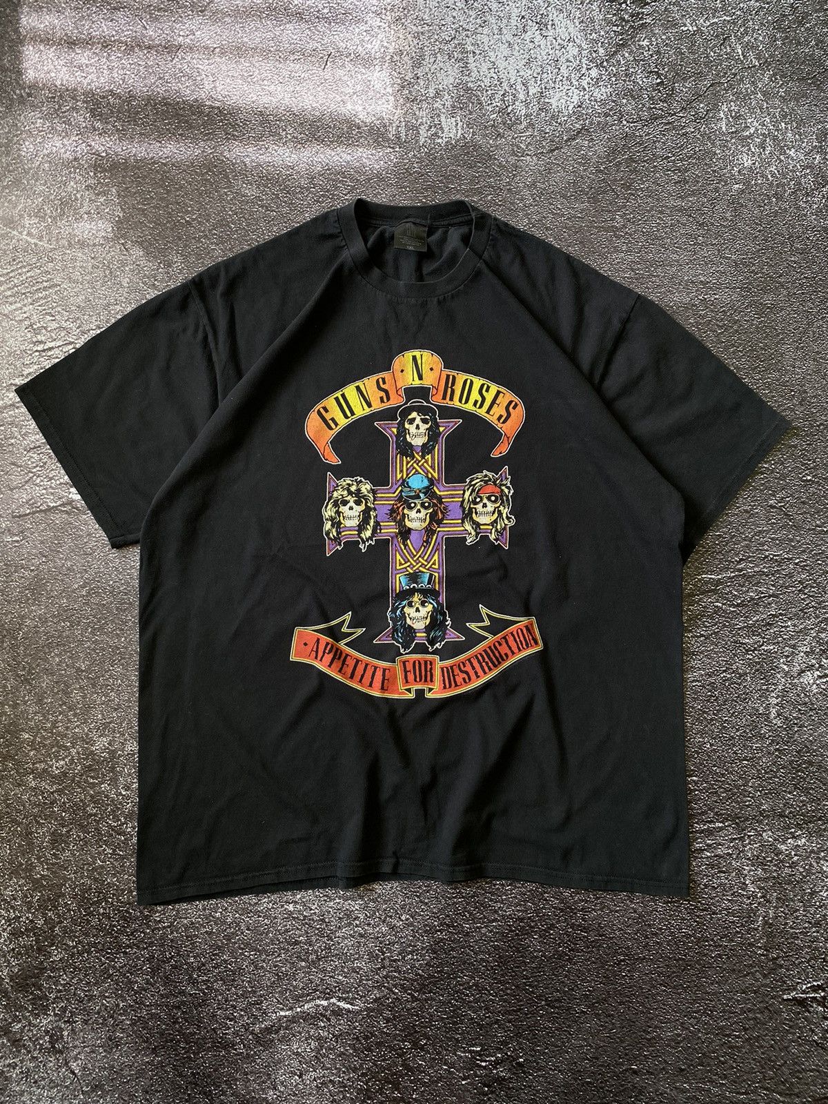 Band Tees Vintage Guns N Roses T-Shirt Big Logo 2013 Size US XXL / EU 58 / 5 - 1 Thumbnail
