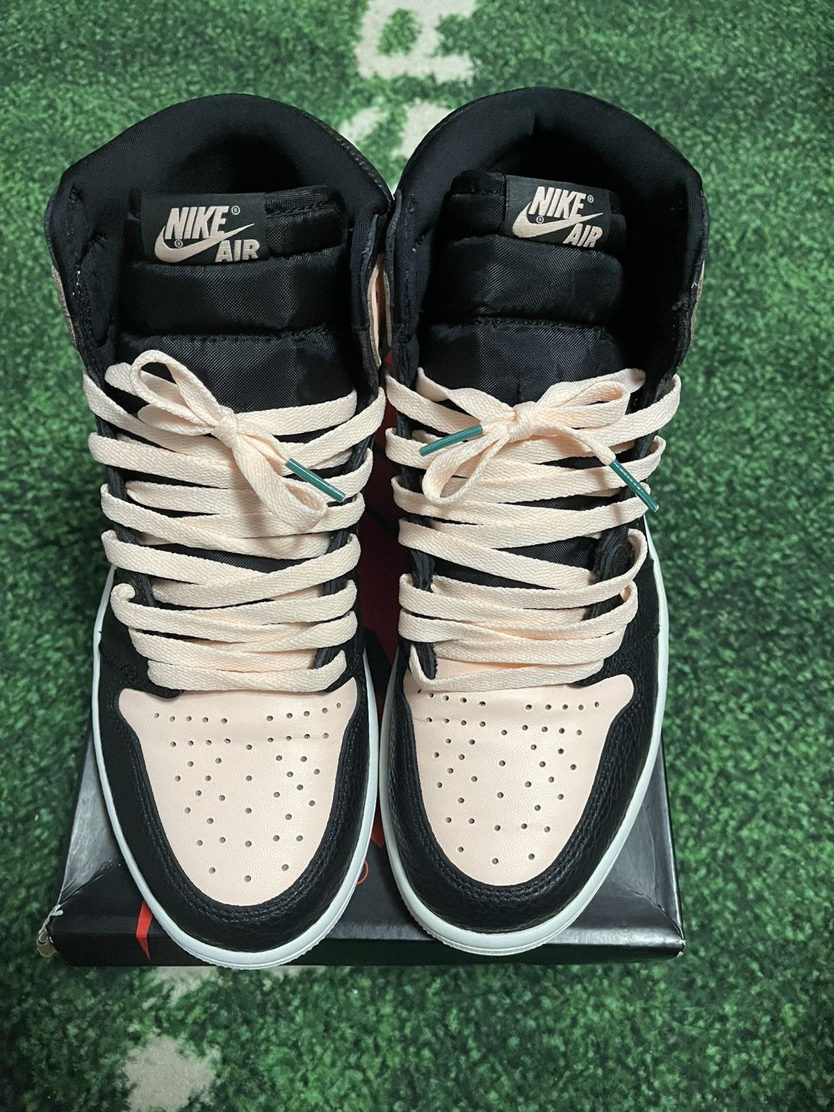 Jordan Brand Jordan retro 1 Crimson Tint Size US 9.5 / EU 42-43 - 3 Thumbnail