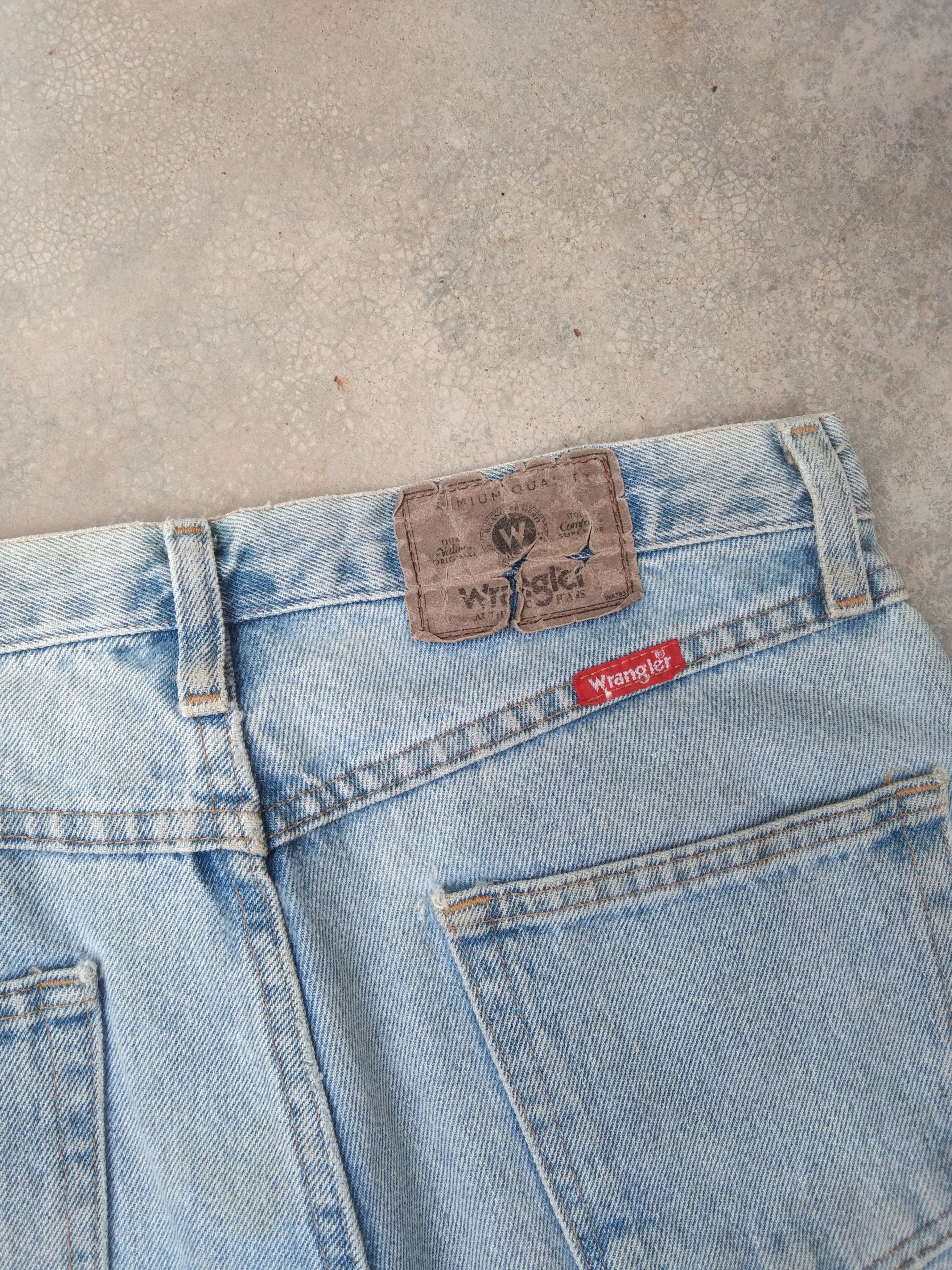 Vintage Wrangler Sun Faded Dirty Distressed Jeans 31x32