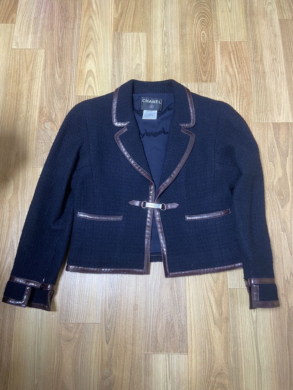 Chanel 40 Chanel logo buckle leather trimmed wool tweed jacket Size M / US 6-8 / IT 42-44 - 1 Thumbnail