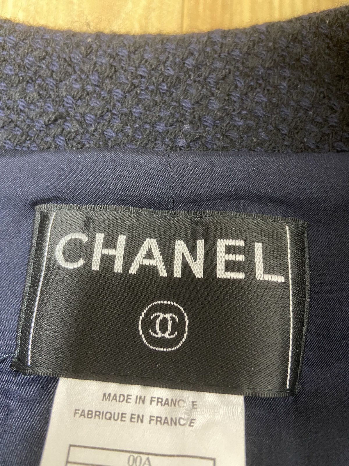 Chanel 40 Chanel logo buckle leather trimmed wool tweed jacket Size M / US 6-8 / IT 42-44 - 6 Thumbnail