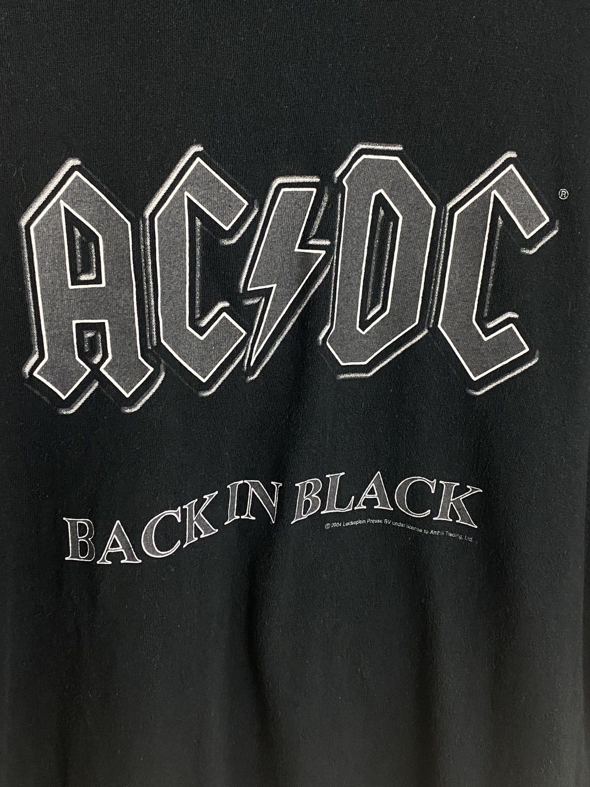 AC/DC 00s Vintage 2004 AC/DC Licensed Back In Black T-Shirt Size US L / EU 52-54 / 3 - 2 Thumbnail