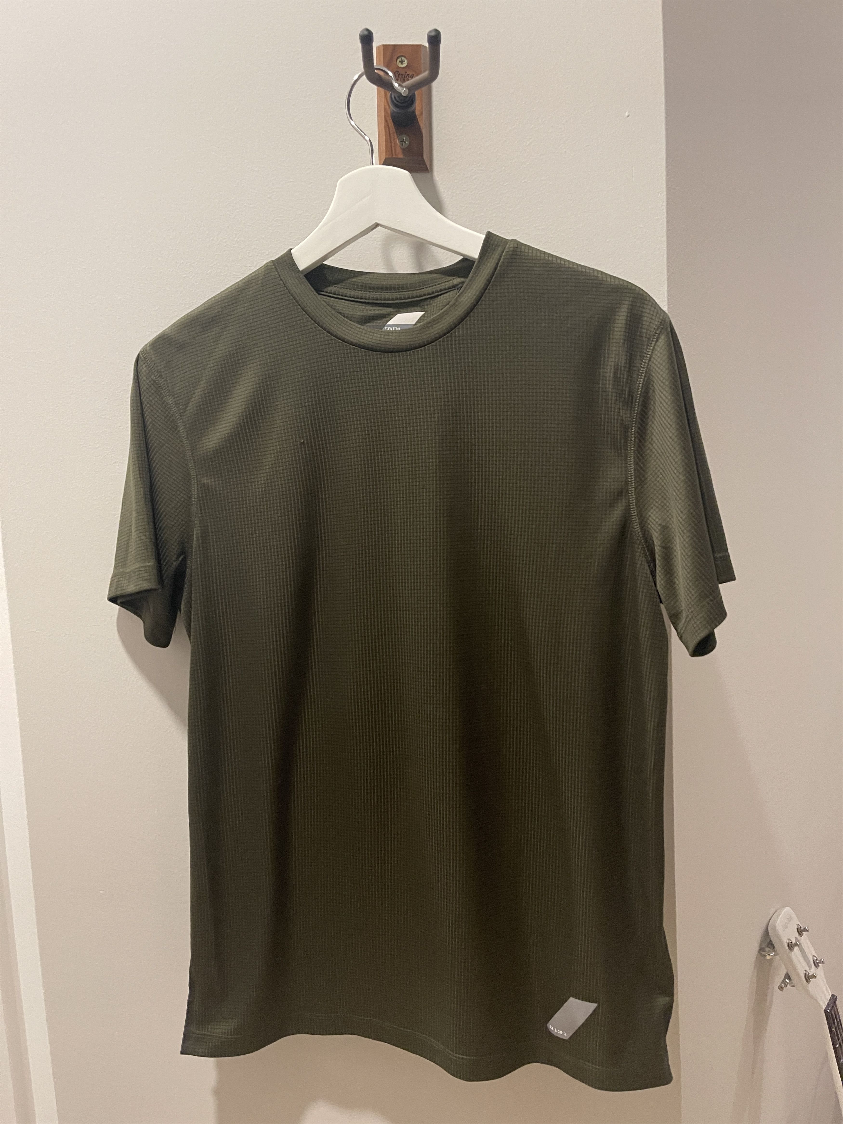 Designer STEAL! Zara Tech Technical Textured Tee Size US M / EU 48-50 / 2 - 1 Thumbnail