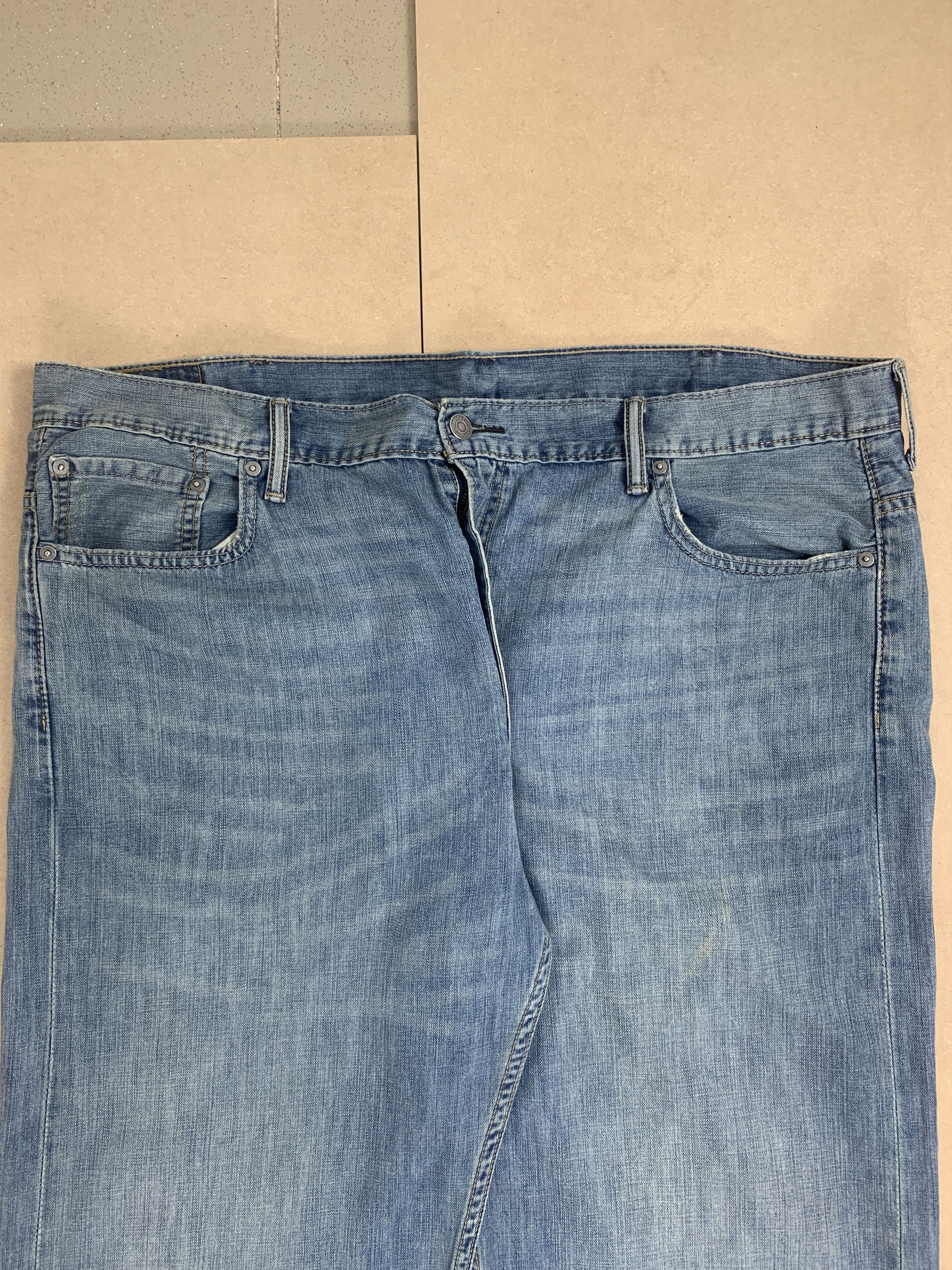 Levi's Vintage LEVI'S 569 Faded Loose Straight Cut Mid Wash Jeans Size US 44 / EU 60 - 4 Thumbnail