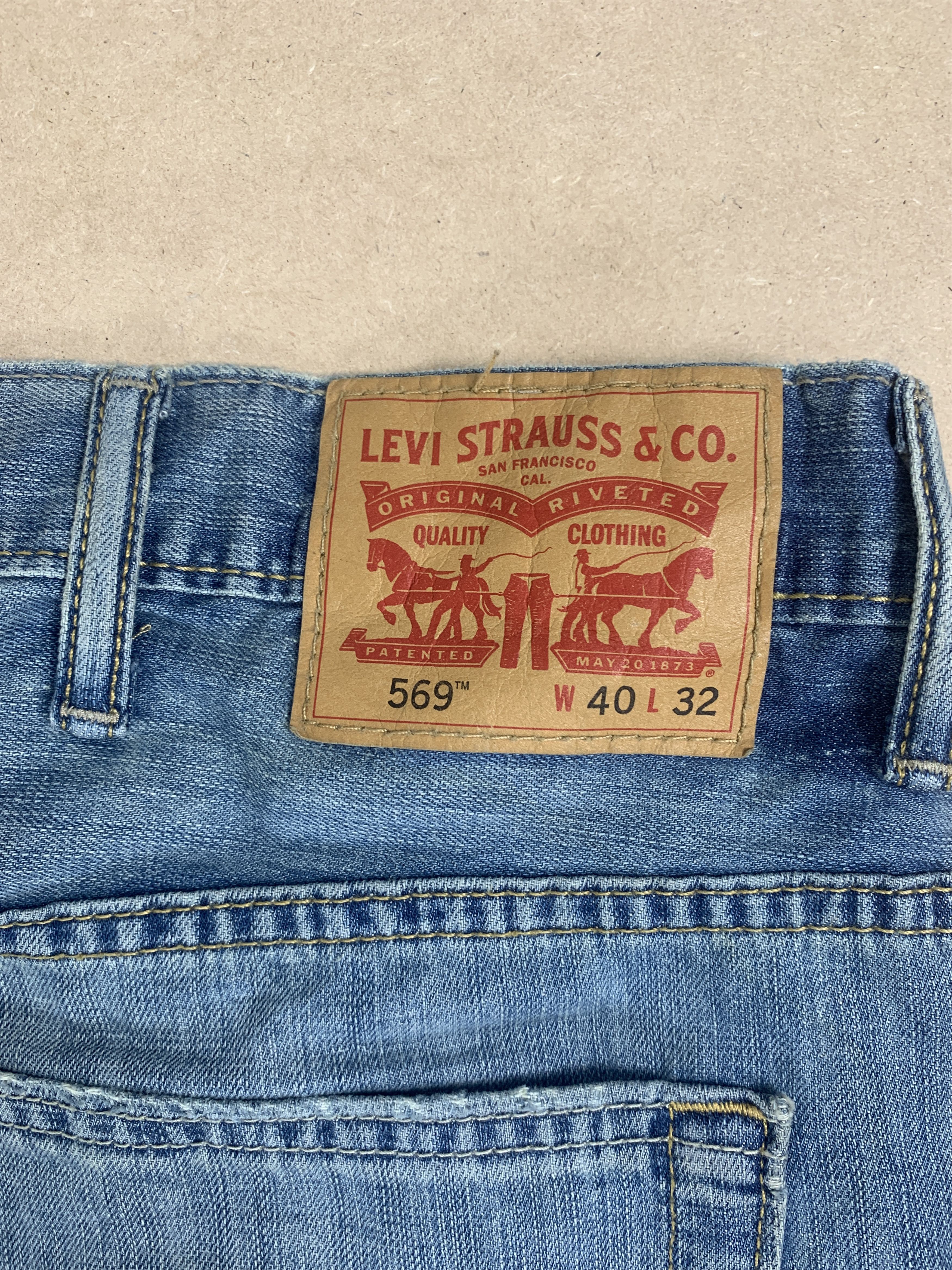 Levi's Vintage LEVI'S 569 Faded Loose Straight Cut Mid Wash Jeans Size US 44 / EU 60 - 8 Thumbnail