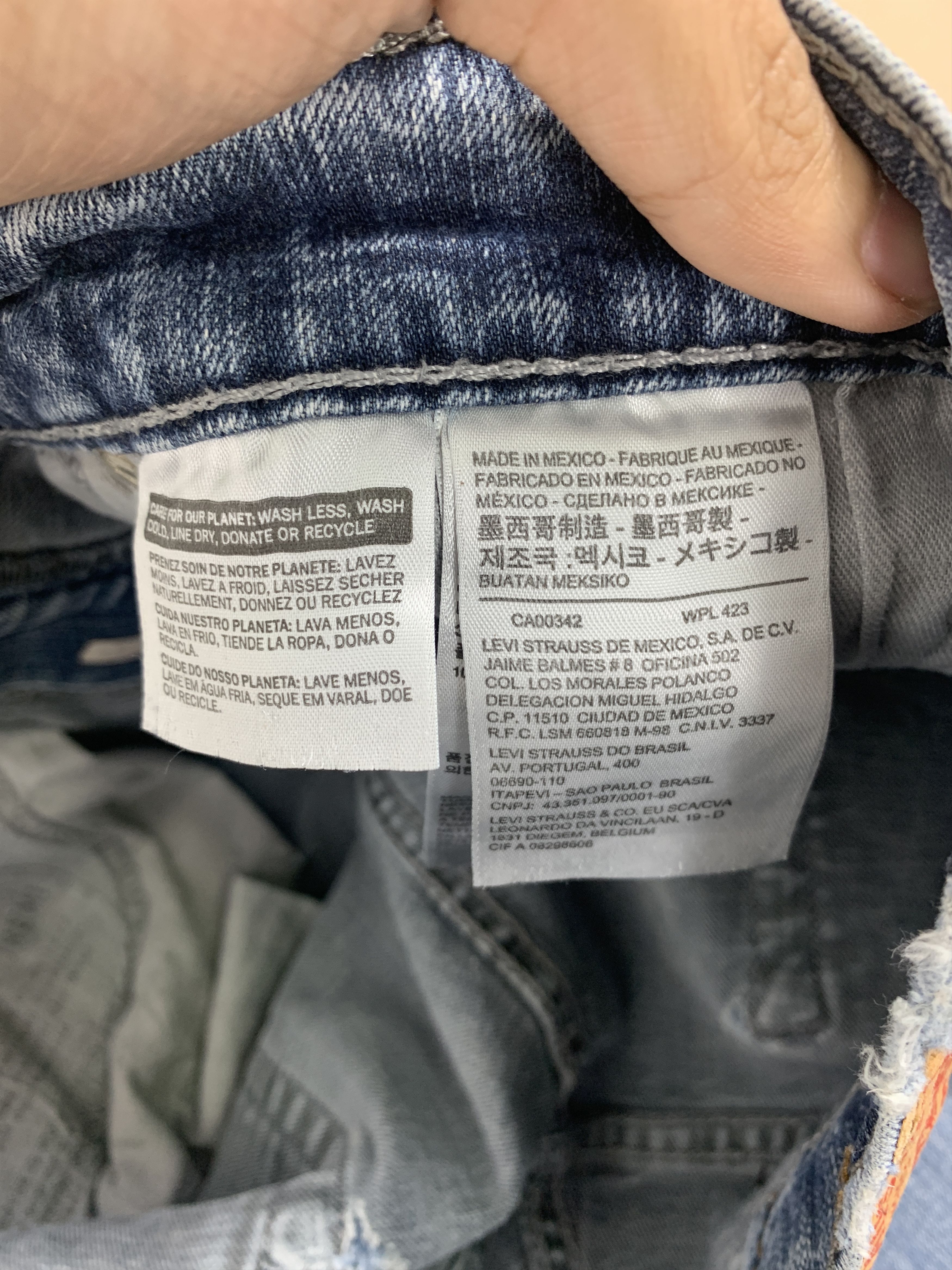 Levi's × Vintage Vintage LEVI'S 505 Distressed Faded Mid Wash Jeans Size US 33 - 11 Thumbnail