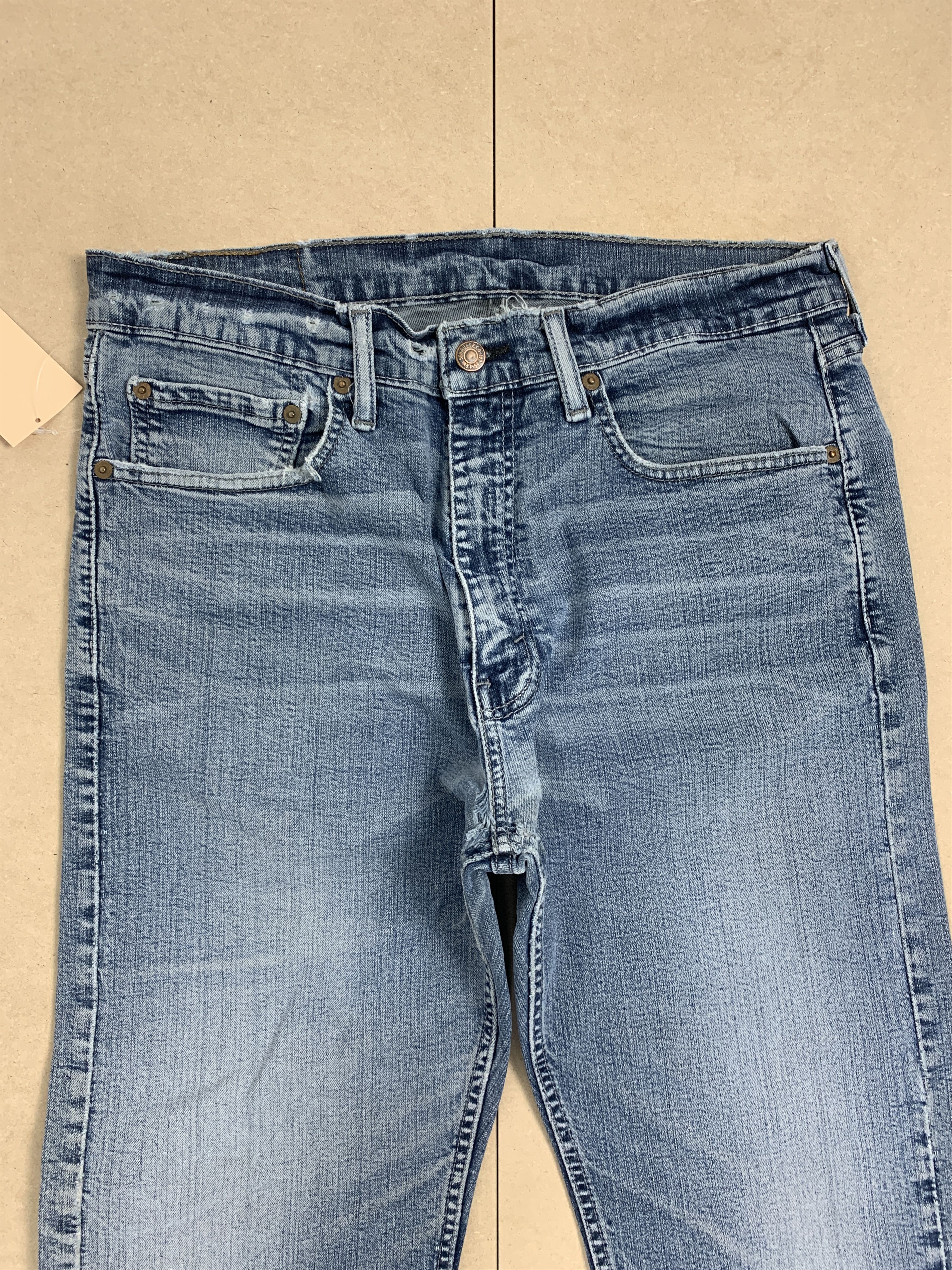 Levi's × Vintage Vintage LEVI'S 505 Distressed Faded Mid Wash Jeans Size US 33 - 2 Thumbnail