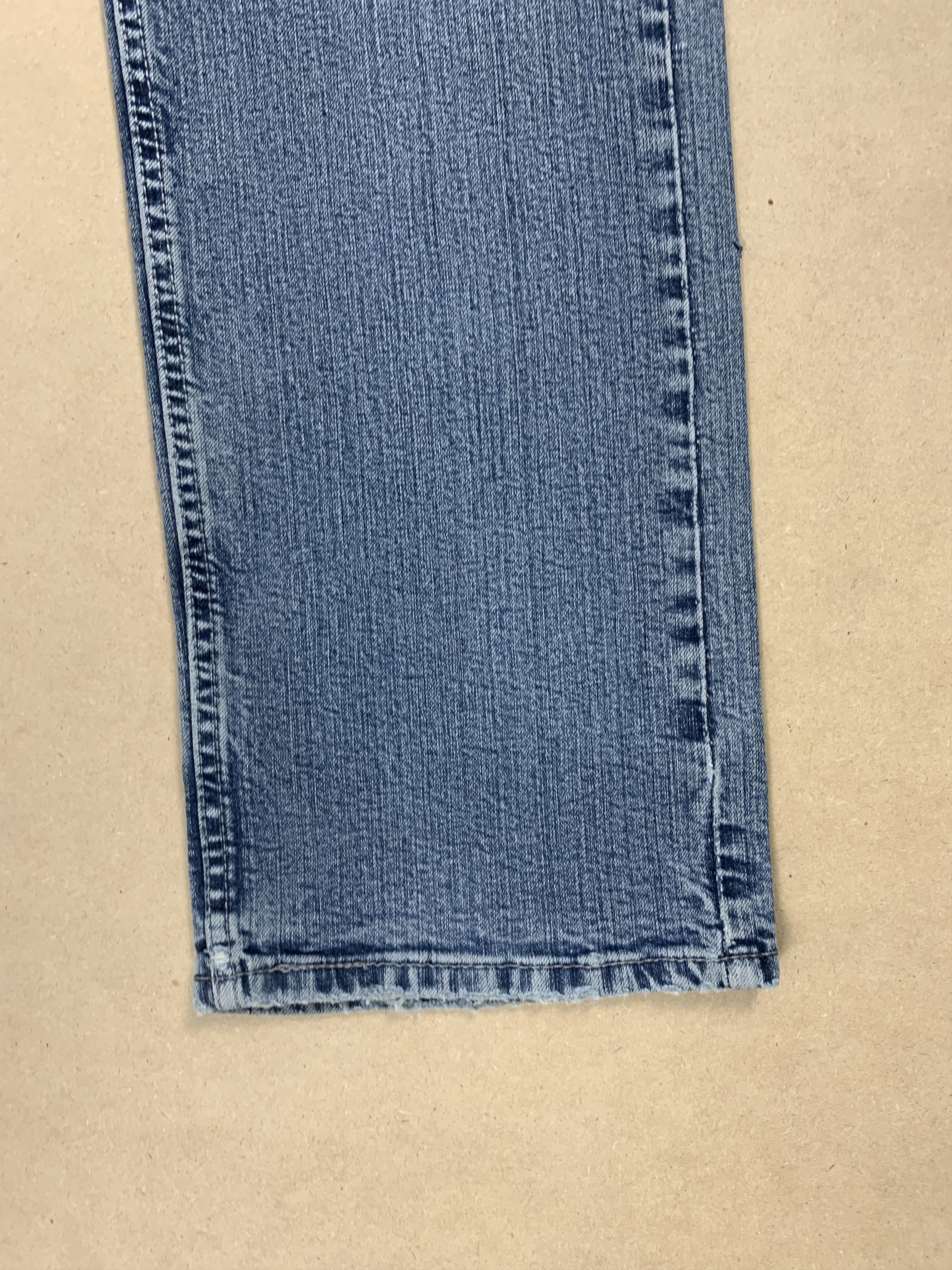 Levi's × Vintage Vintage LEVI'S 505 Distressed Faded Mid Wash Jeans Size US 33 - 3 Thumbnail